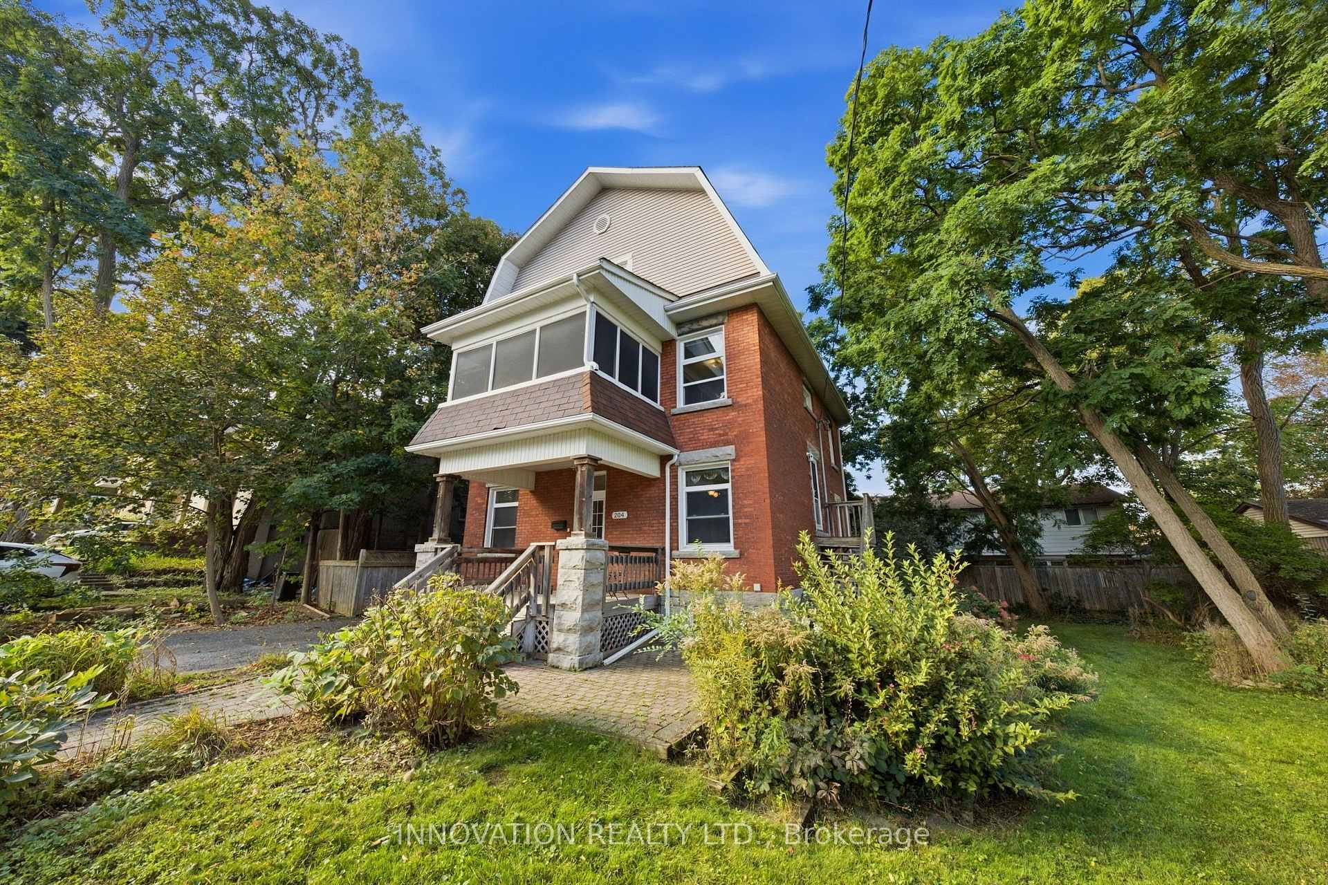 Photo 3 of 204 Compton Avenue, Ottawa, Woodroffe — HOMEH