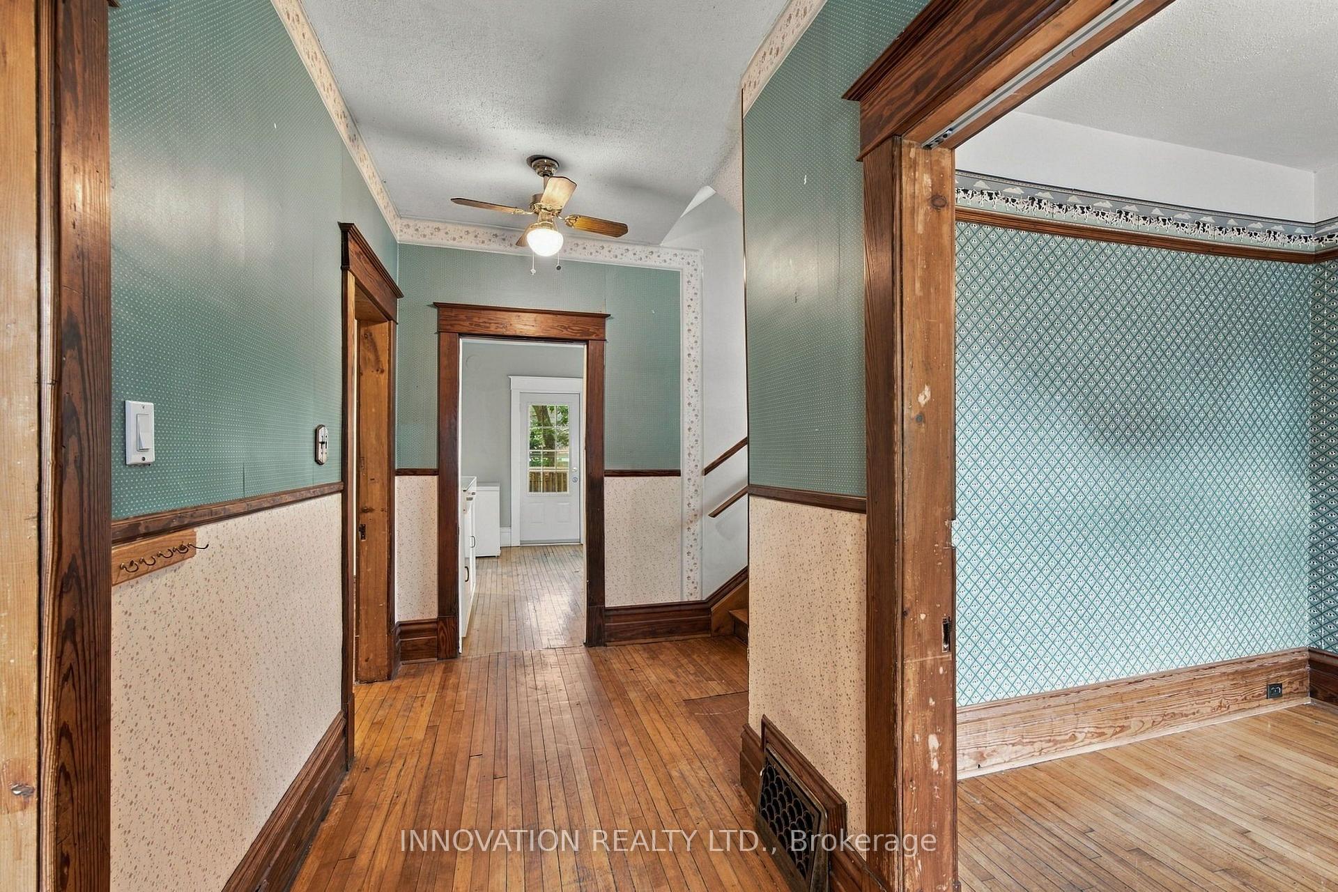 Photo 5 of 204 Compton Avenue, Ottawa, Woodroffe — HOMEH