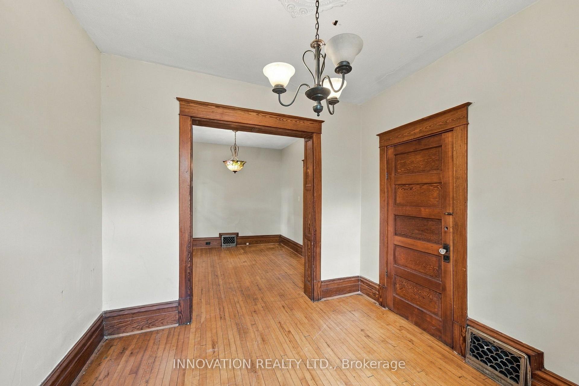 Photo 9 of 204 Compton Avenue, Ottawa, Woodroffe — HOMEH
