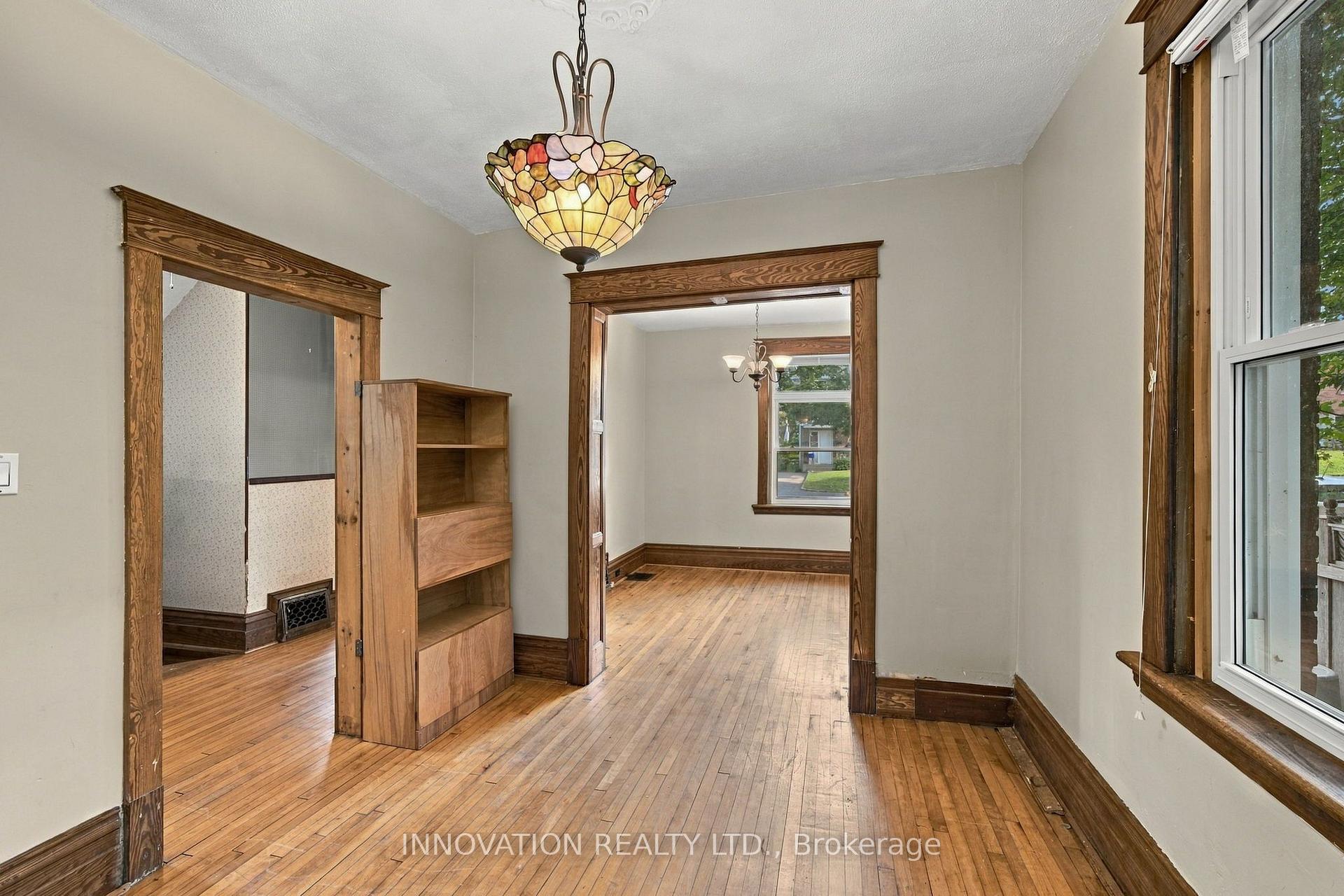 Photo 11 of 204 Compton Avenue, Ottawa, Woodroffe — HOMEH