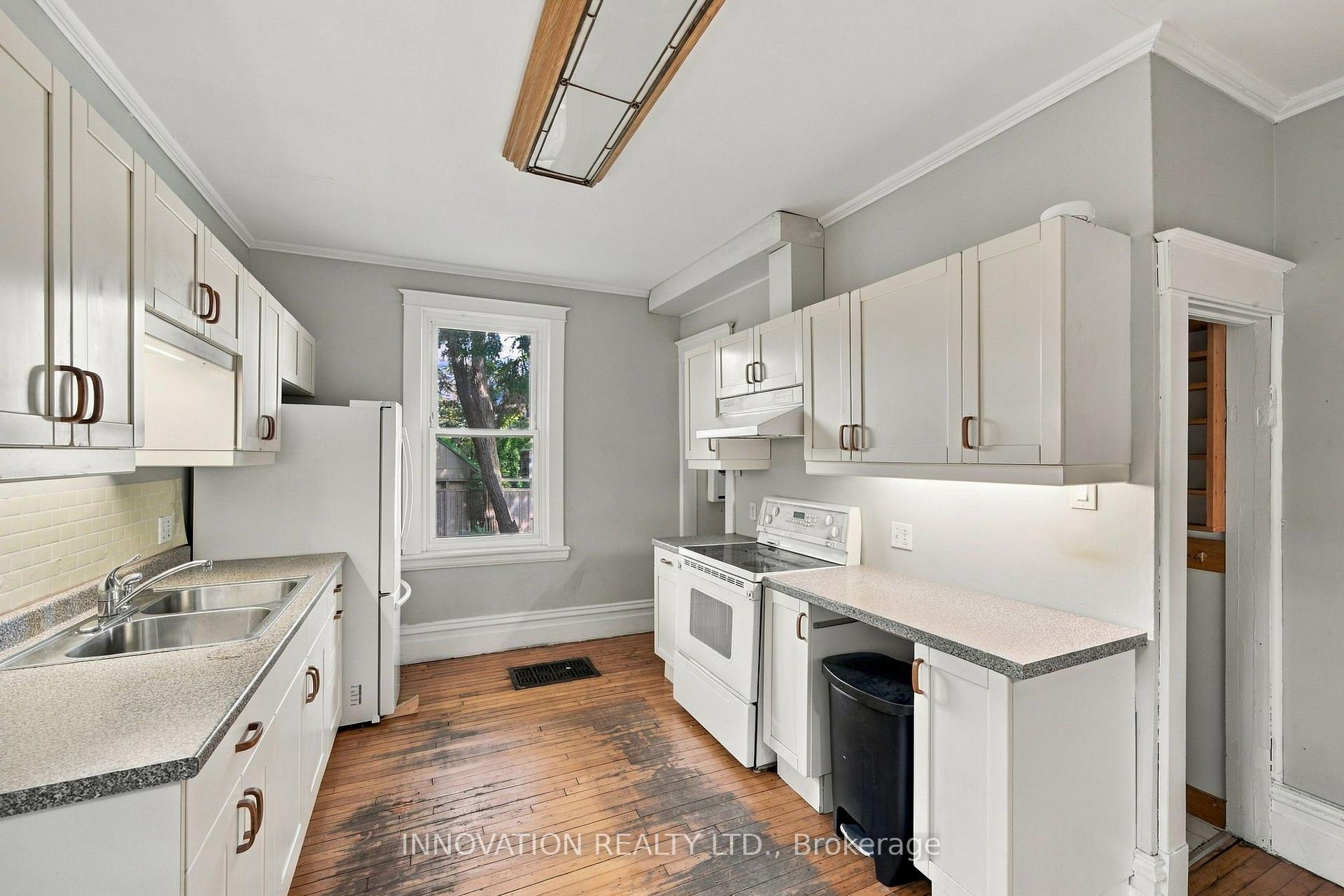 Photo 13 of 204 Compton Avenue, Ottawa, Woodroffe — HOMEH