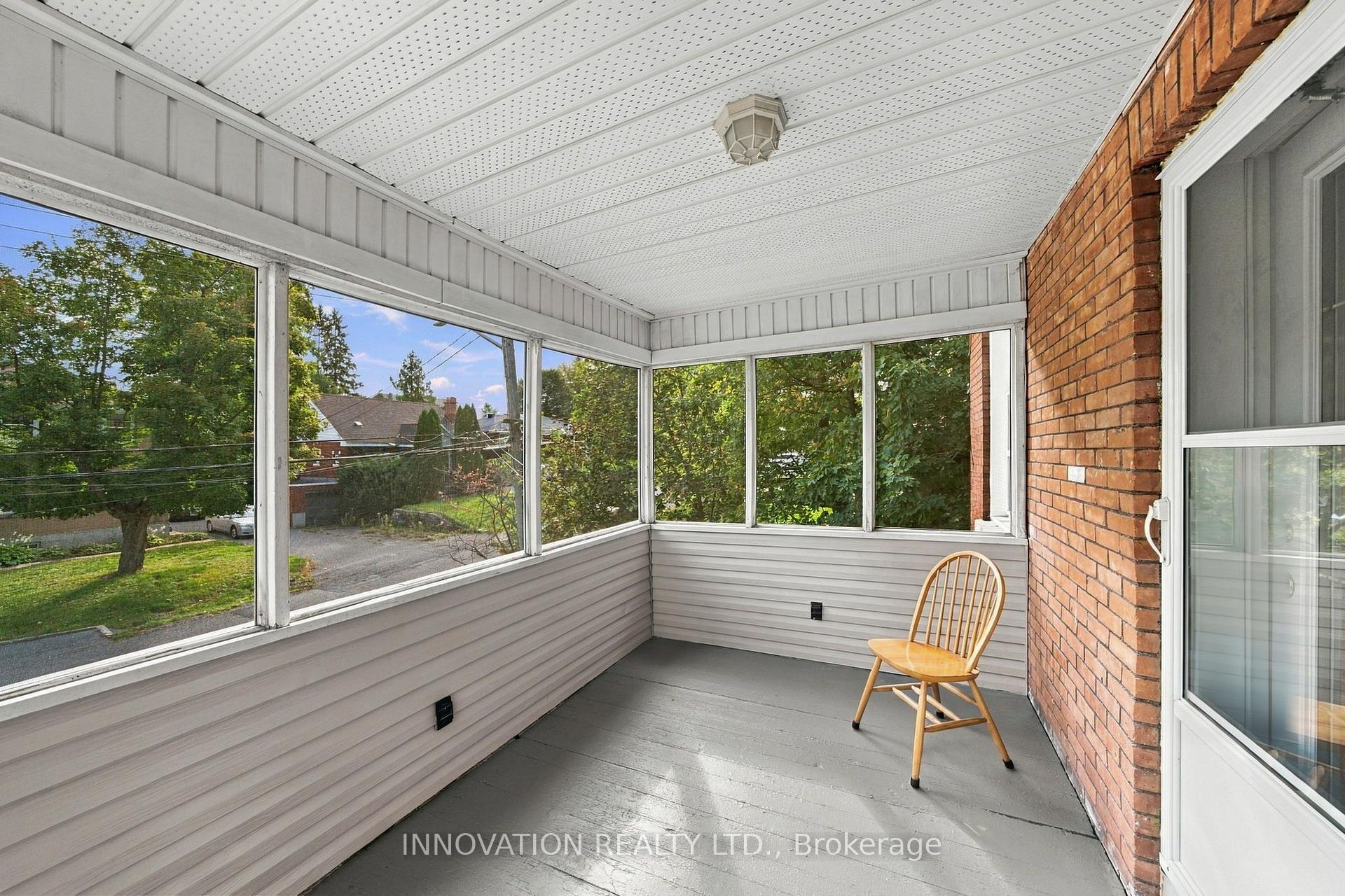 Photo 21 of 204 Compton Avenue, Ottawa, Woodroffe — HOMEH