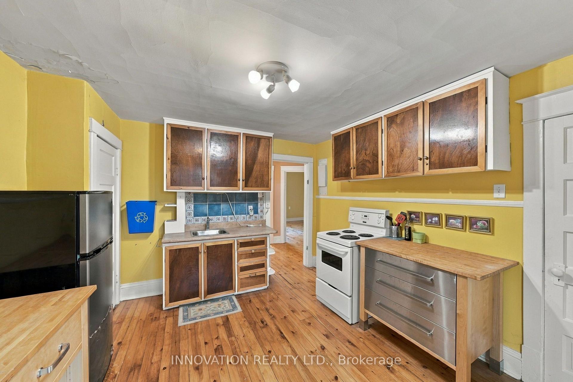 Photo 35 of 204 Compton Avenue, Ottawa, Woodroffe — HOMEH