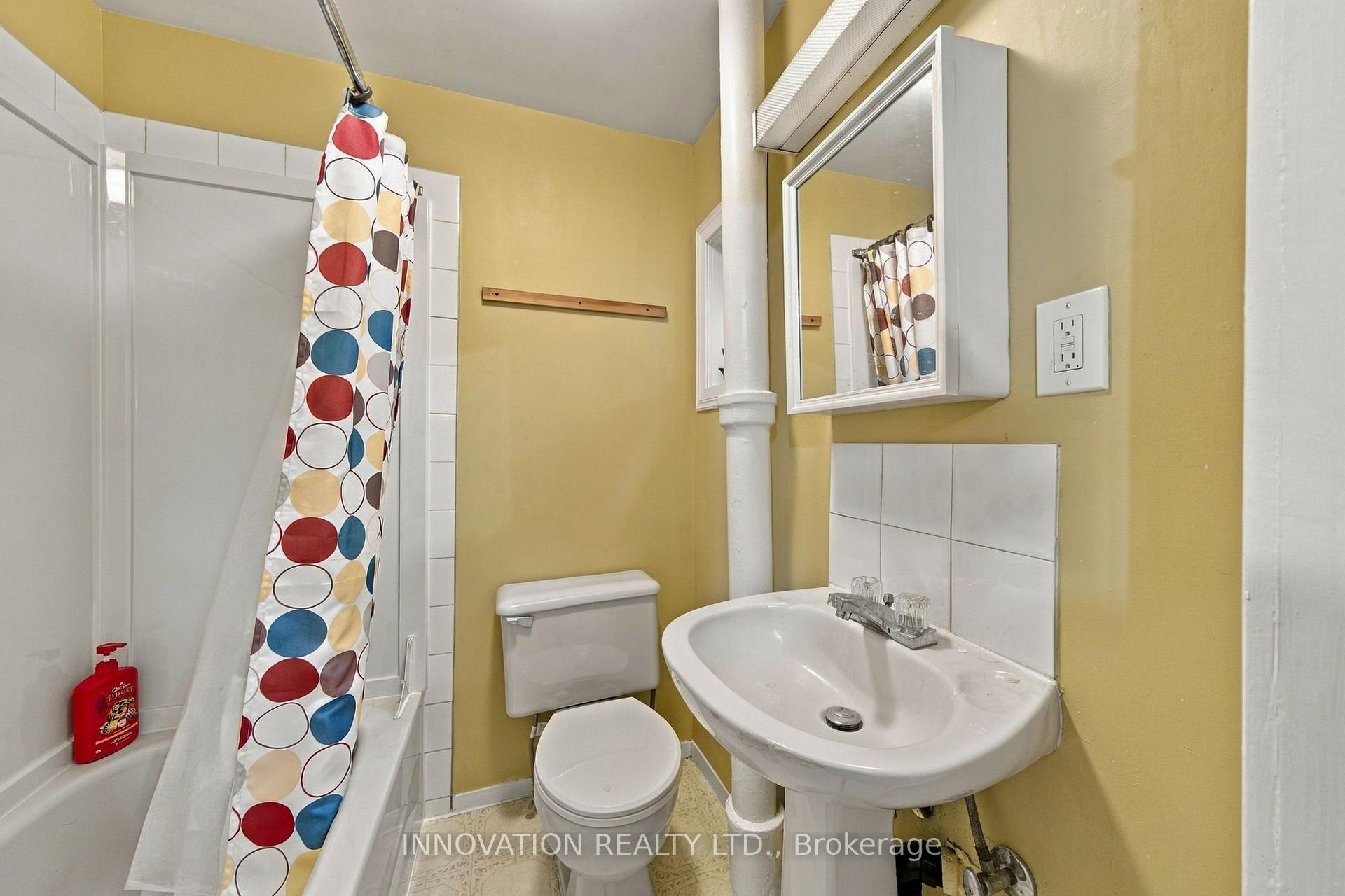 Photo 37 of 204 Compton Avenue, Ottawa, Woodroffe — HOMEH