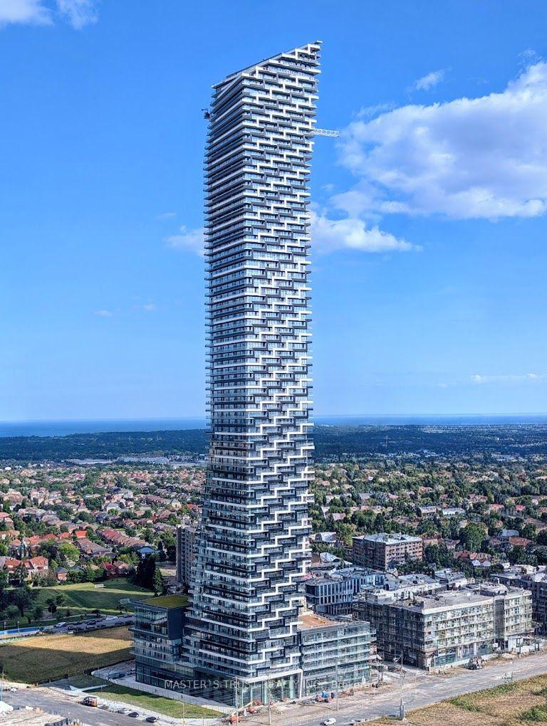 Front of Unit 7502, 448 Burnhamthorpe Road W