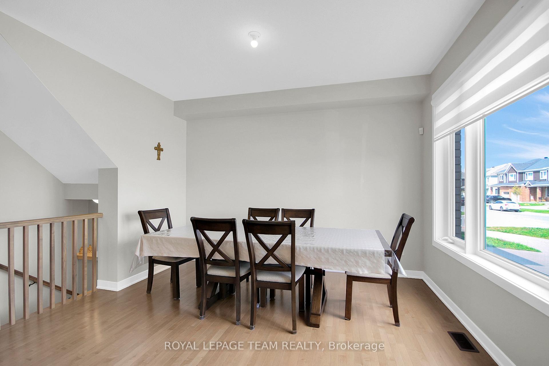 Photo 4 of 2036 Elevation Road, Ottawa, Barrhaven - Half Moon Bay — HOMEH