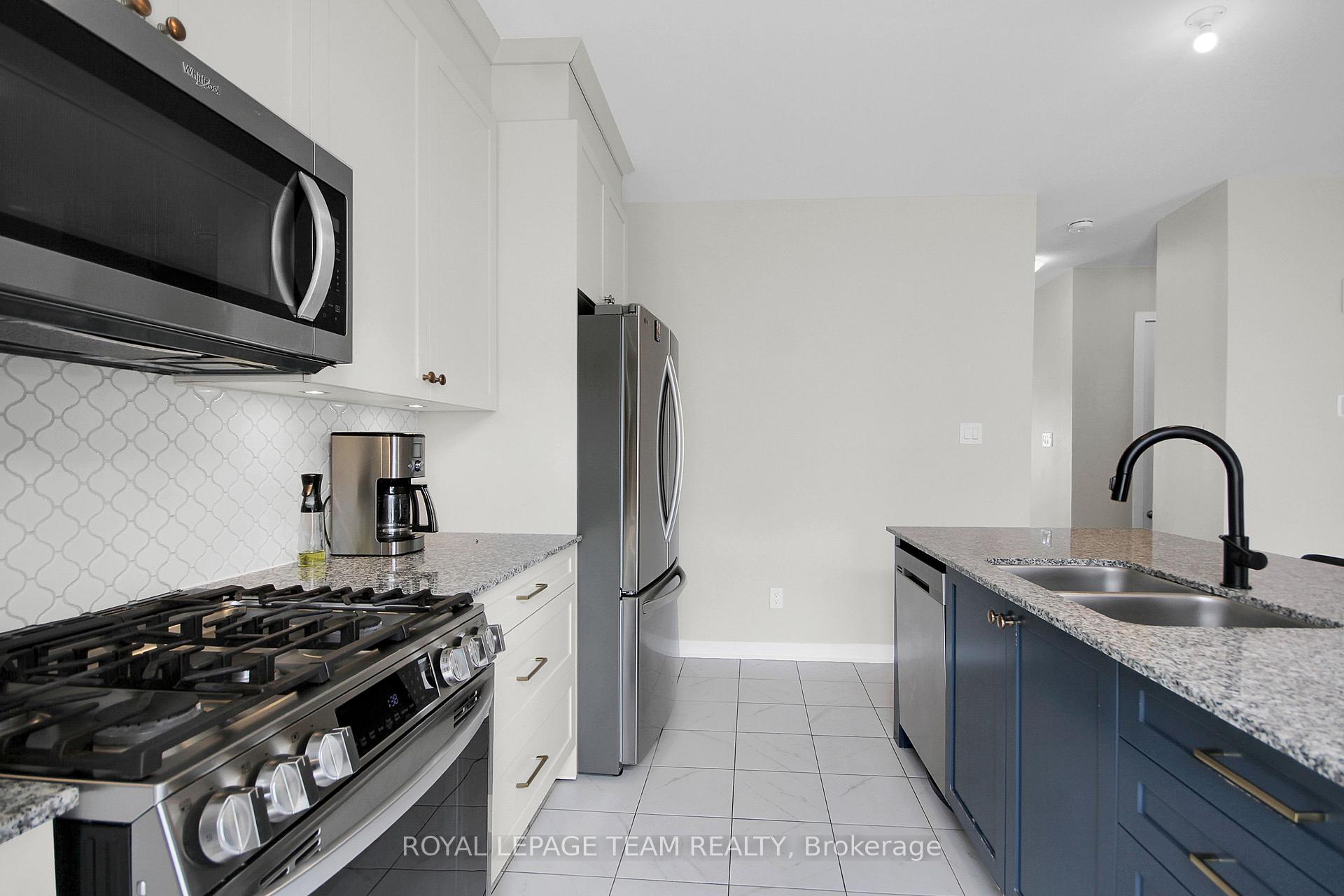 Photo 12 of 2036 Elevation Road, Ottawa, Barrhaven - Half Moon Bay — HOMEH