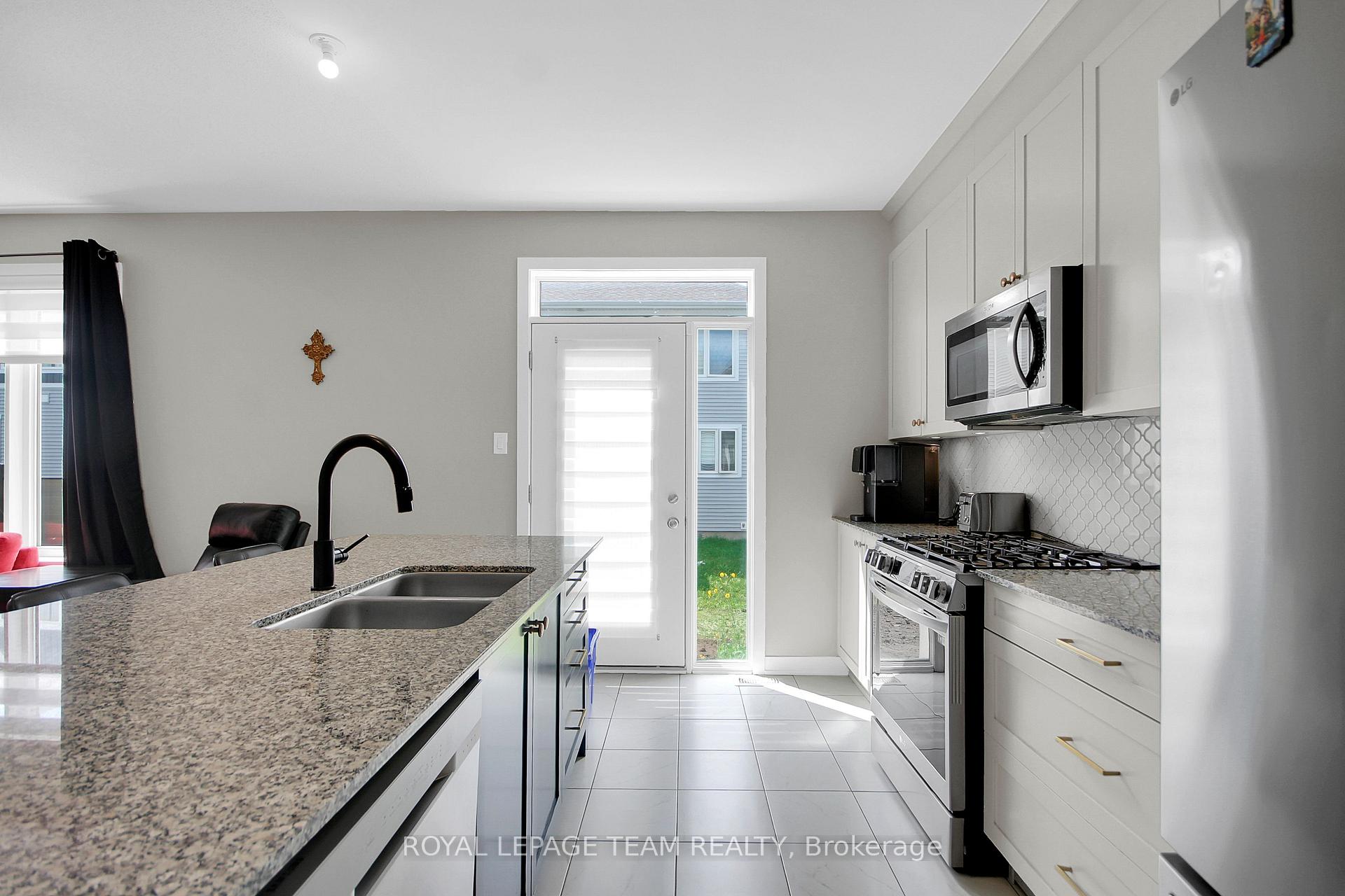 Photo 14 of 2036 Elevation Road, Ottawa, Barrhaven - Half Moon Bay — HOMEH