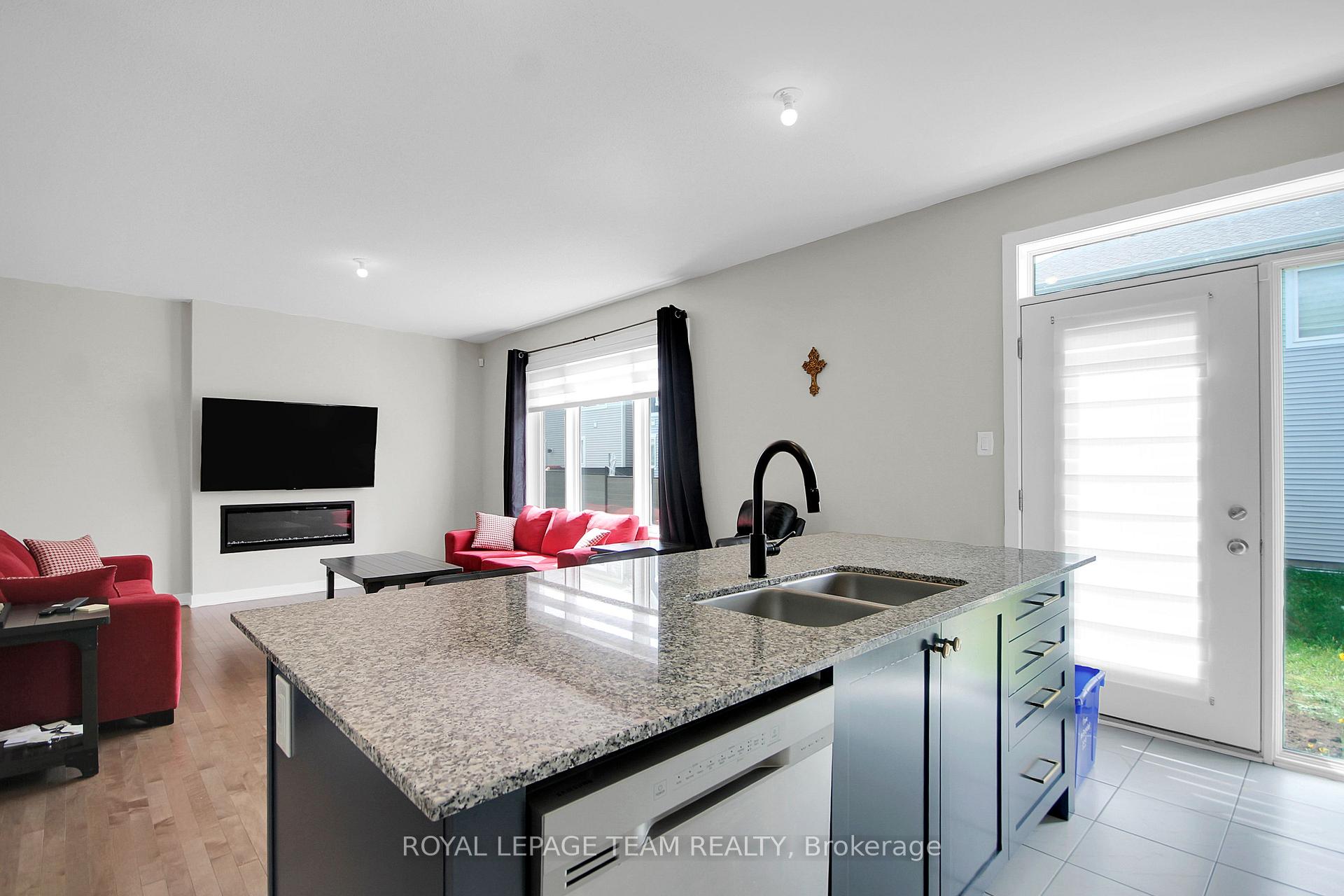 Photo 15 of 2036 Elevation Road, Ottawa, Barrhaven - Half Moon Bay — HOMEH
