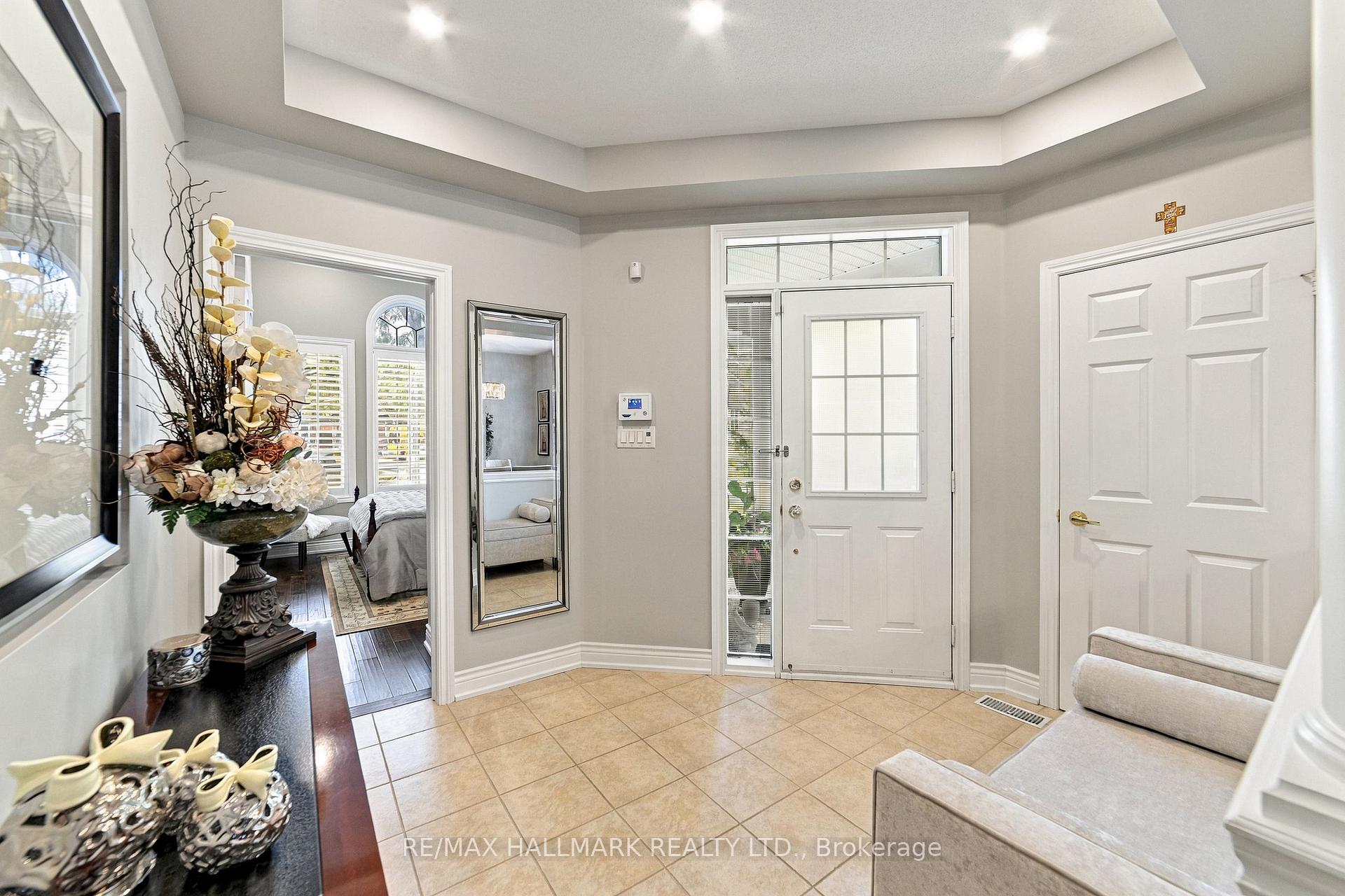 Photo 3 of Unit 15, 6439 Rivergate Place, Mississauga, Streetsville — HOMEH