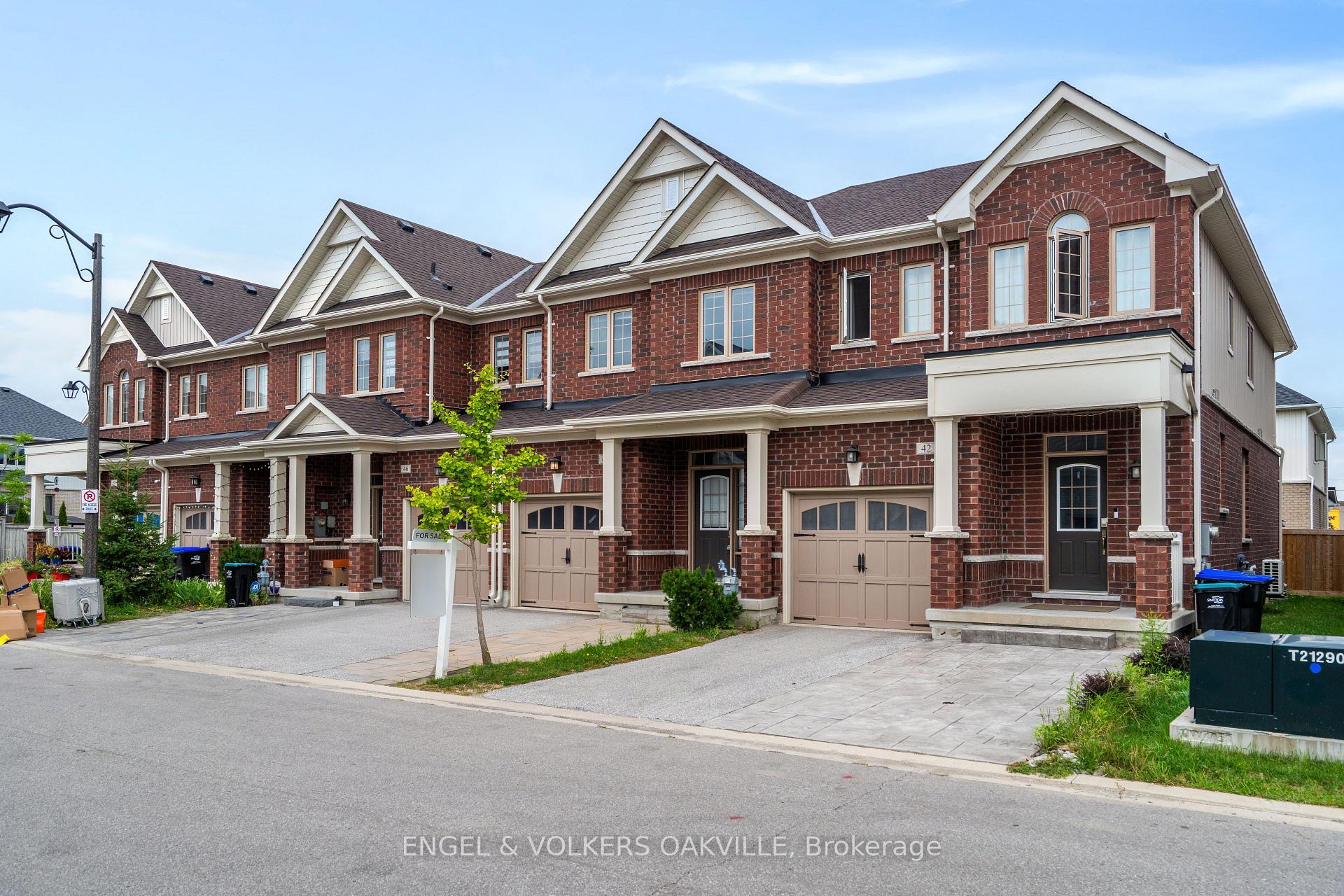 Photo 2 of 44 Clifford Crescent, New Tecumseth, Tottenham — HOMEH