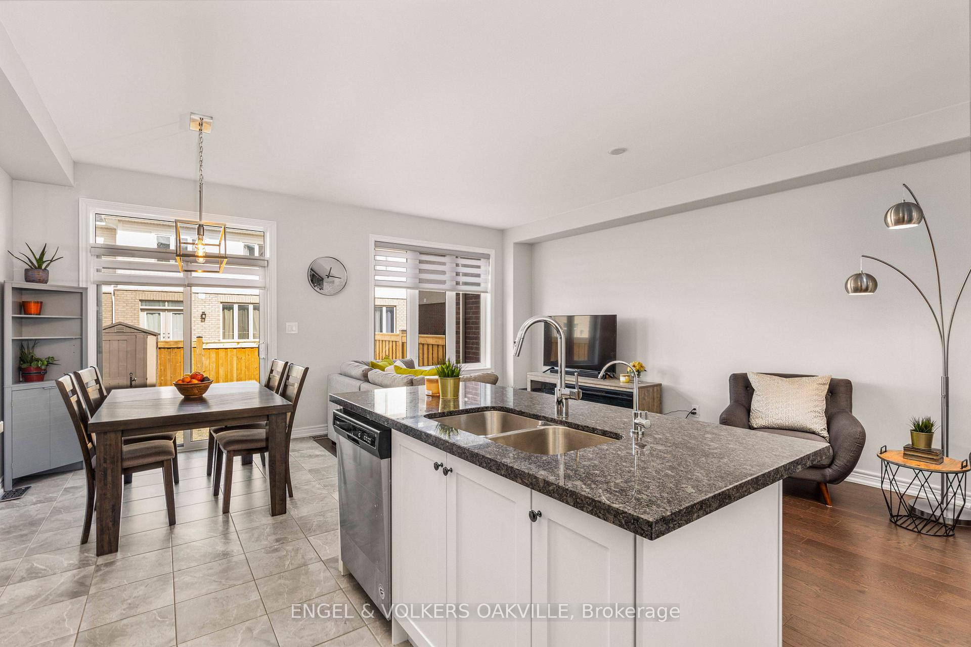 Photo 11 of 44 Clifford Crescent, New Tecumseth, Tottenham — HOMEH