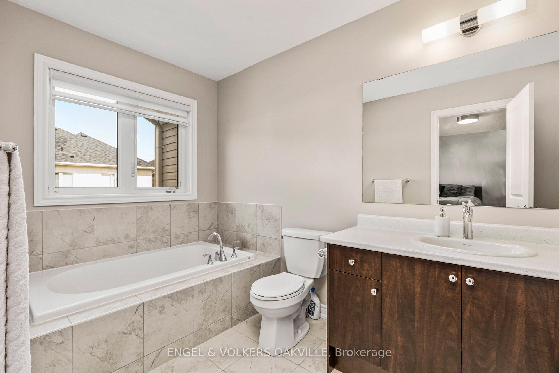 Photo 31 of 44 Clifford Crescent, New Tecumseth, Tottenham — HOMEH
