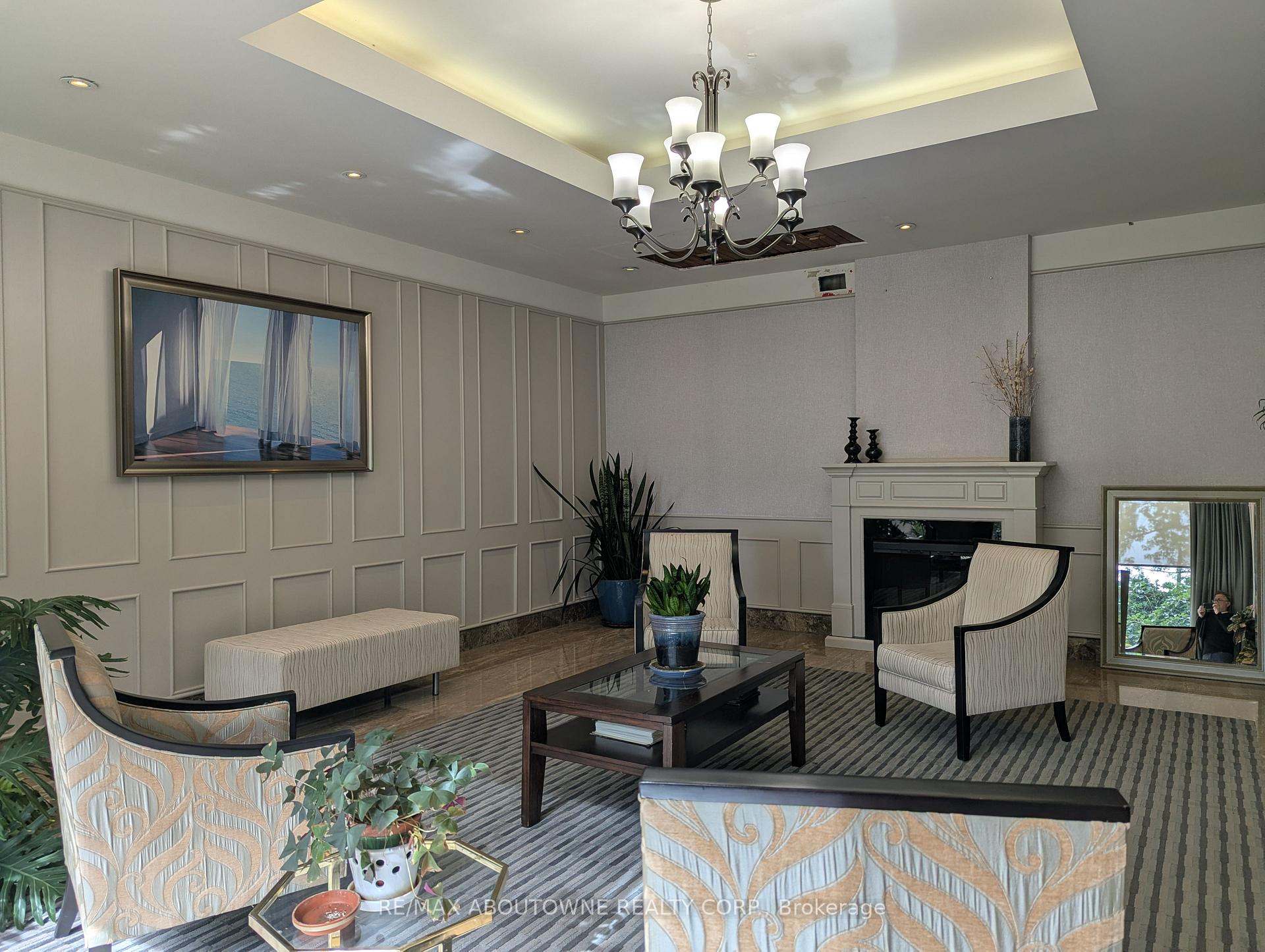 Photo 5 of Unit 306, 1359 White Oaks Boulevard, Oakville, Falgarwood — HOMEH