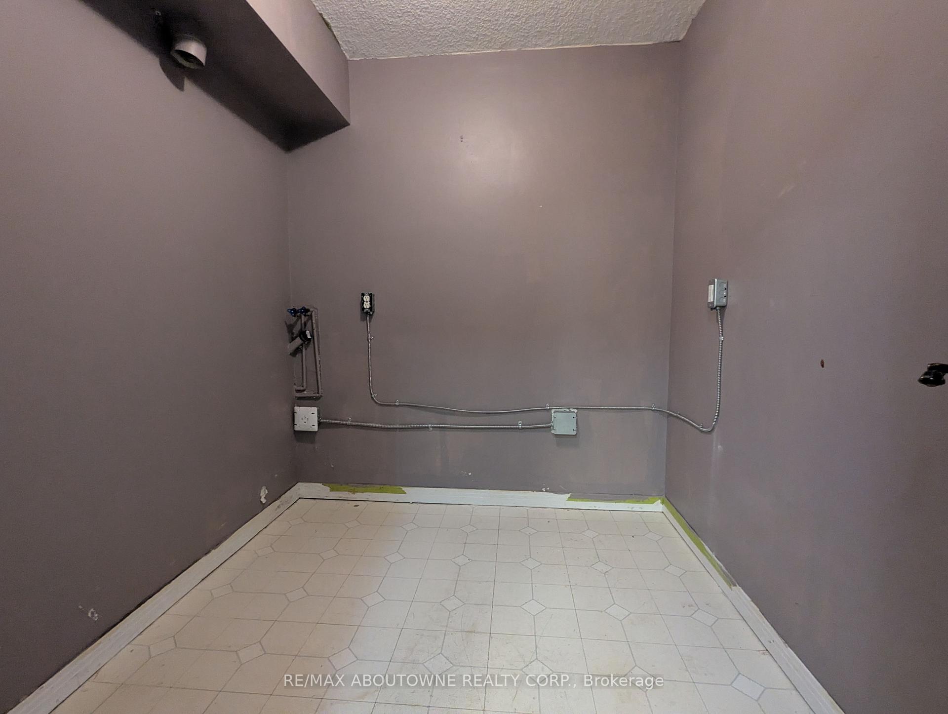 Photo 18 of Unit 306, 1359 White Oaks Boulevard, Oakville, Falgarwood — HOMEH