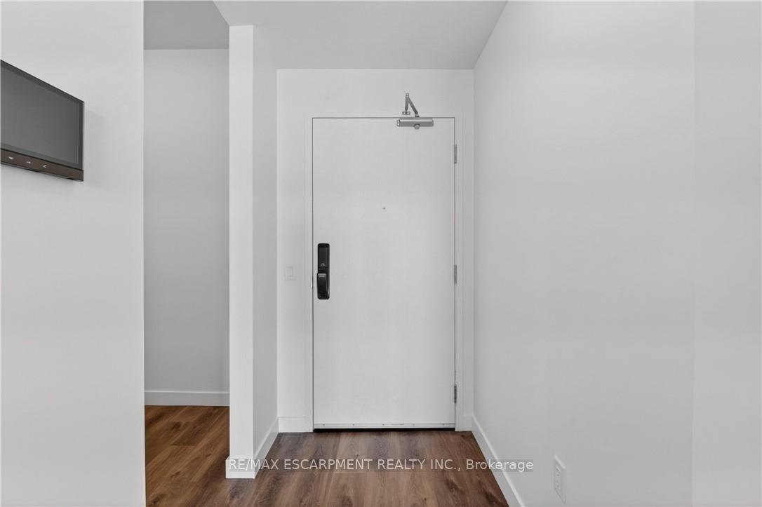 Photo 4 of Unit 606, 461 Green Road, Hamilton, Stoney Creek — HOMEH