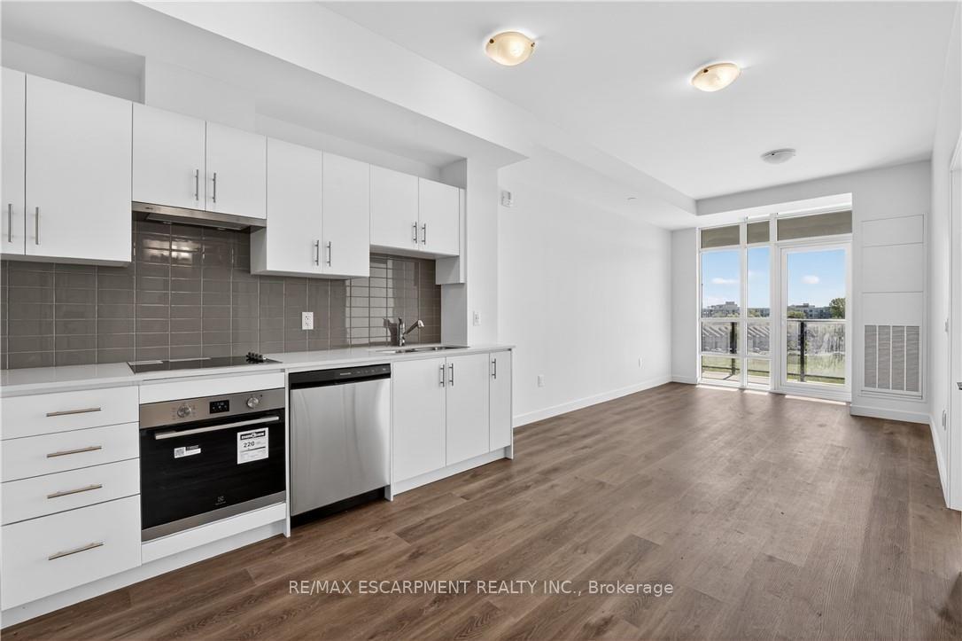 Photo 7 of Unit 606, 461 Green Road, Hamilton, Stoney Creek — HOMEH