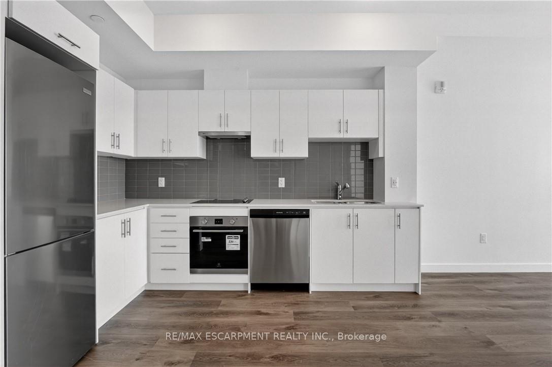 Photo 10 of Unit 606, 461 Green Road, Hamilton, Stoney Creek — HOMEH