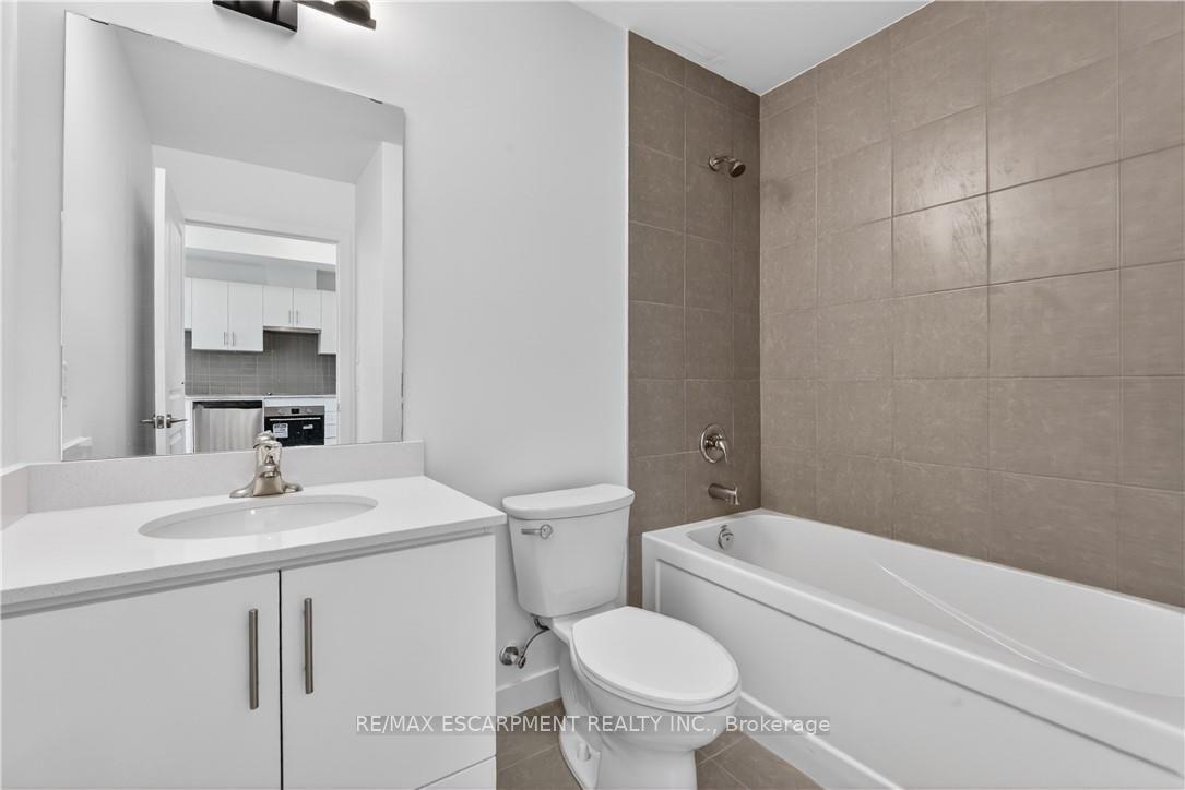 Photo 13 of Unit 606, 461 Green Road, Hamilton, Stoney Creek — HOMEH