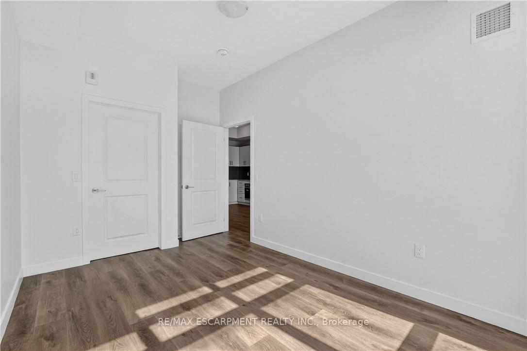 Photo 21 of Unit 606, 461 Green Road, Hamilton, Stoney Creek — HOMEH