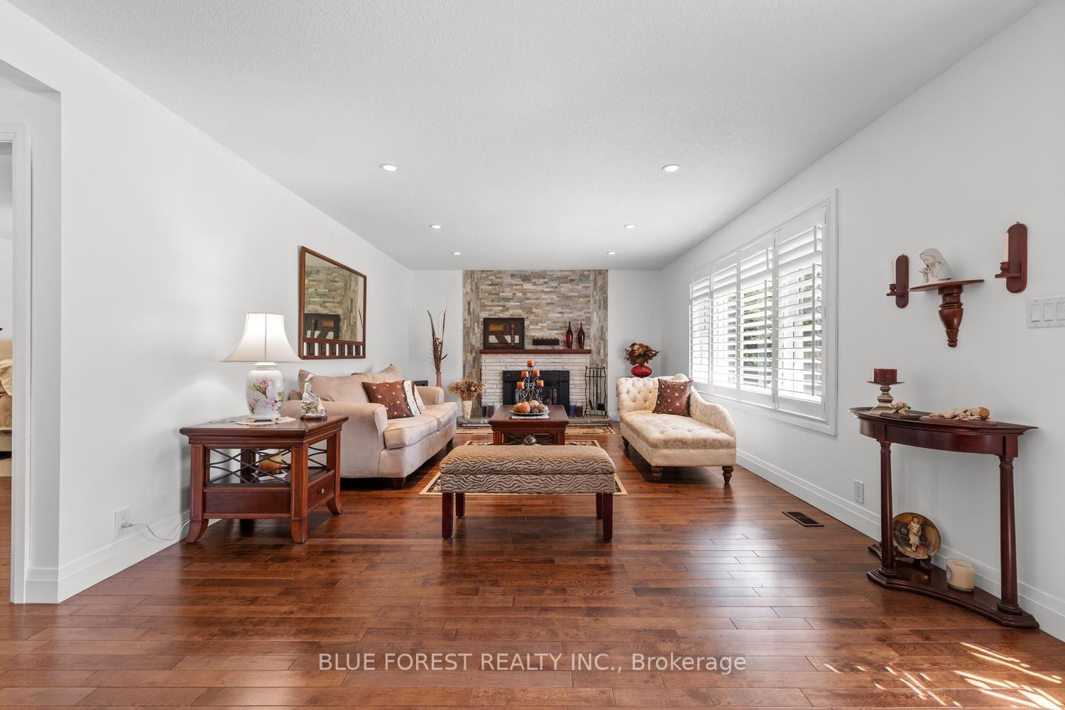 Photo 4 of 535 Gordon Avenue, London, South O — HOMEH