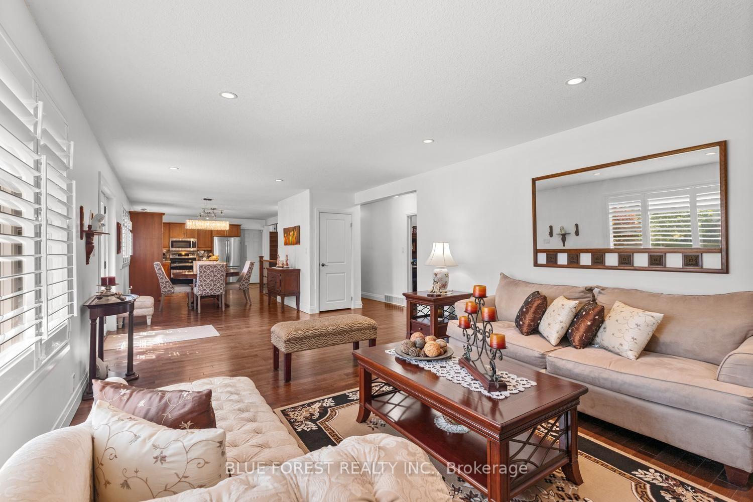 Photo 6 of 535 Gordon Avenue, London, South O — HOMEH