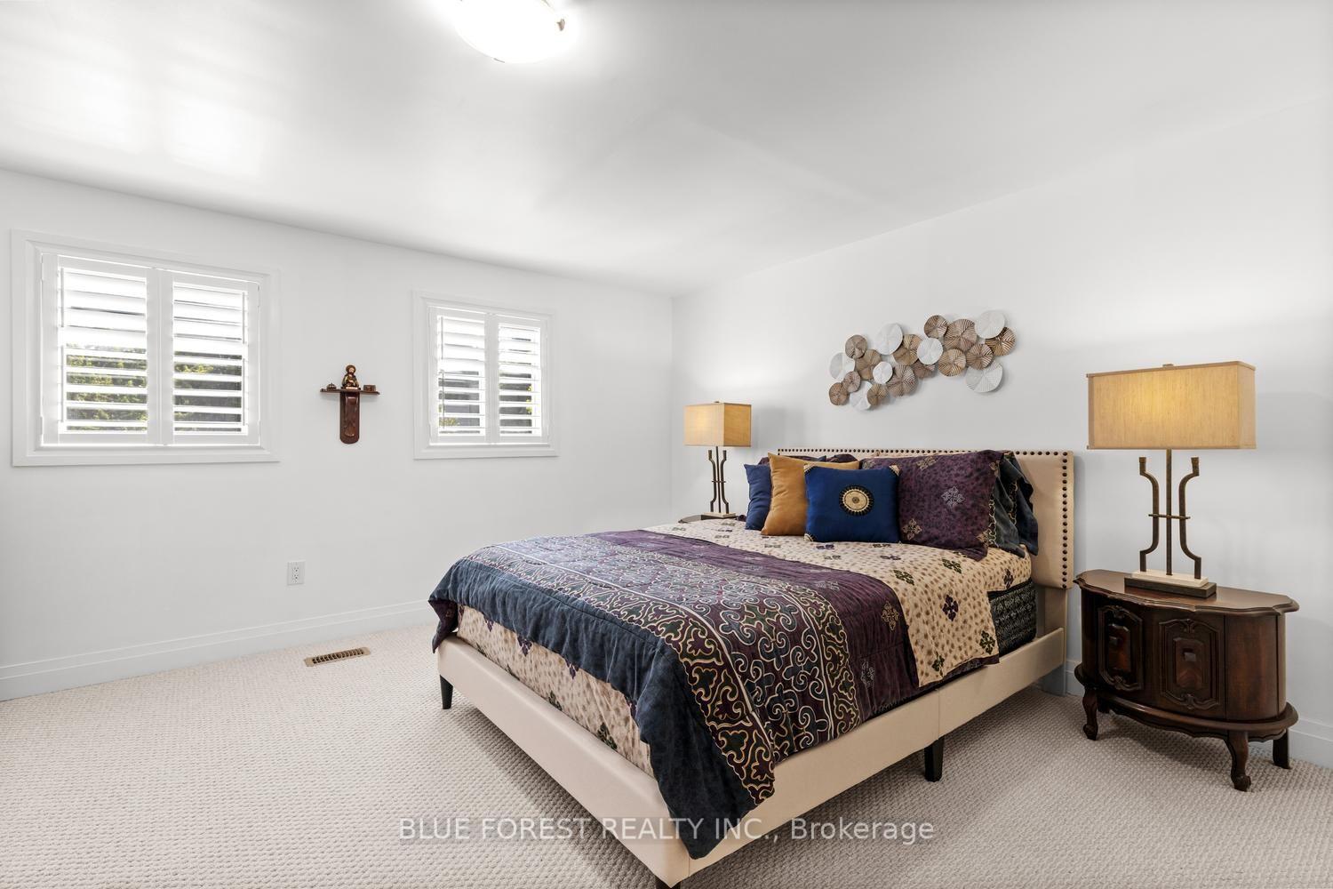 Photo 18 of 535 Gordon Avenue, London, South O — HOMEH