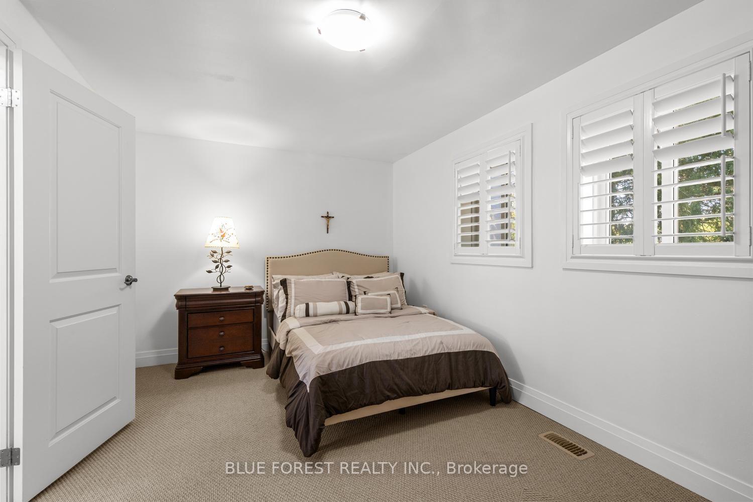 Photo 19 of 535 Gordon Avenue, London, South O — HOMEH