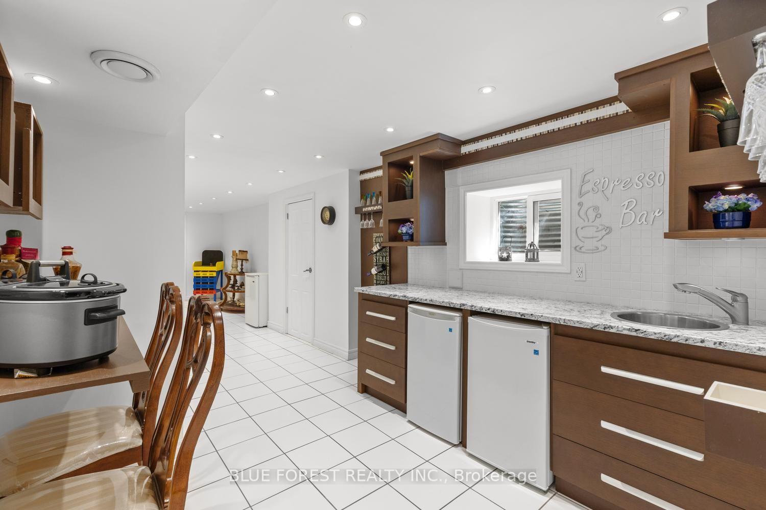 Photo 23 of 535 Gordon Avenue, London, South O — HOMEH