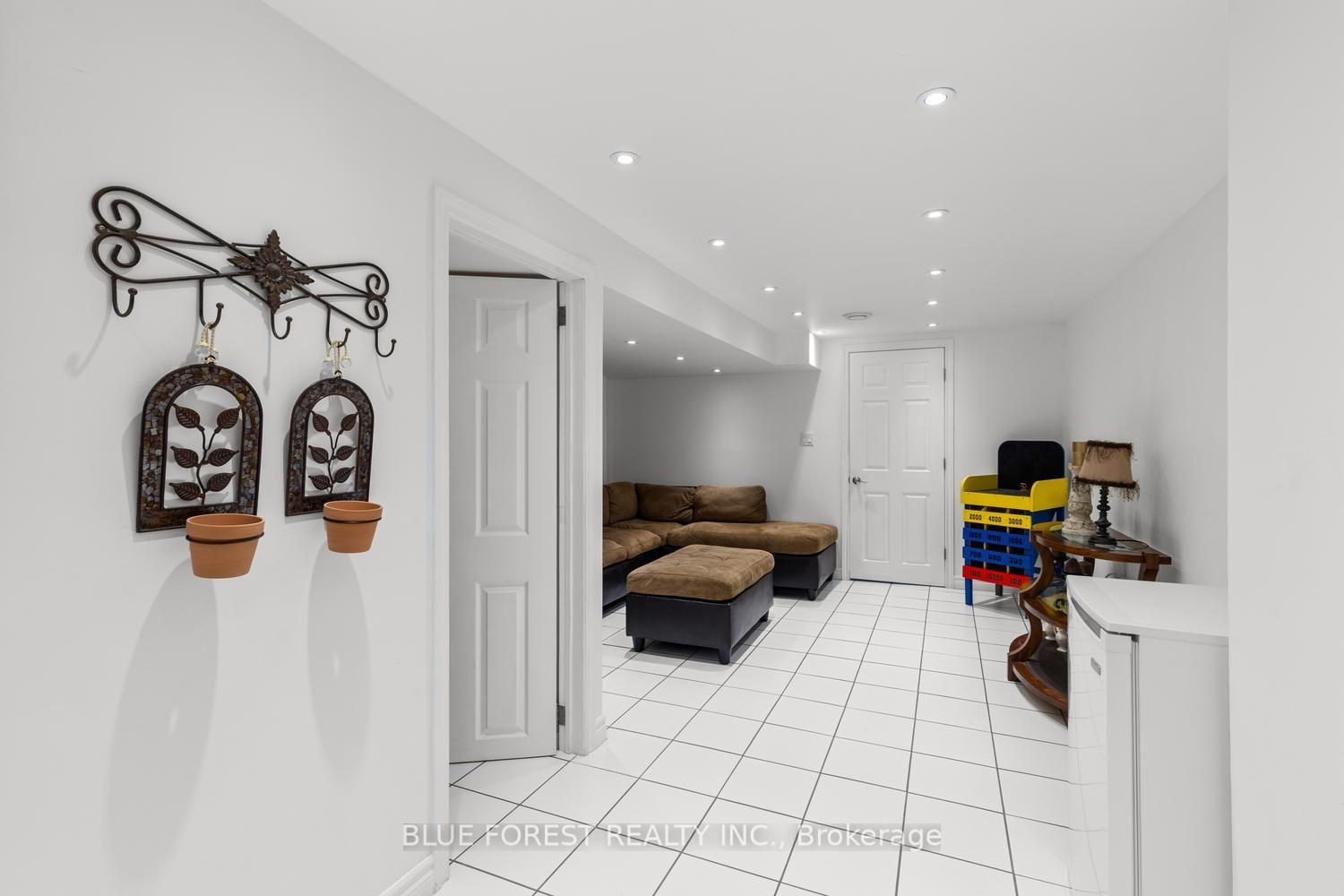Photo 26 of 535 Gordon Avenue, London, South O — HOMEH