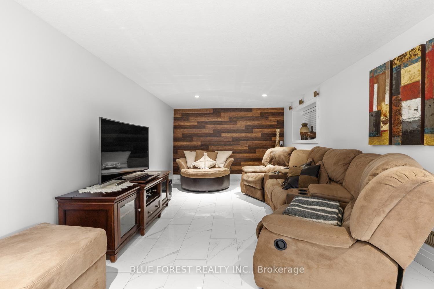 Photo 30 of 535 Gordon Avenue, London, South O — HOMEH