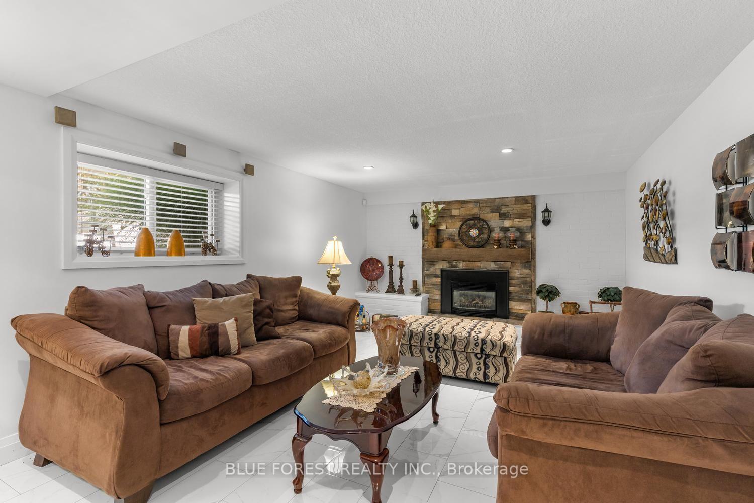 Photo 32 of 535 Gordon Avenue, London, South O — HOMEH