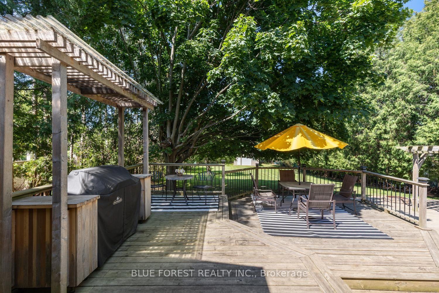 Photo 33 of 535 Gordon Avenue, London, South O — HOMEH