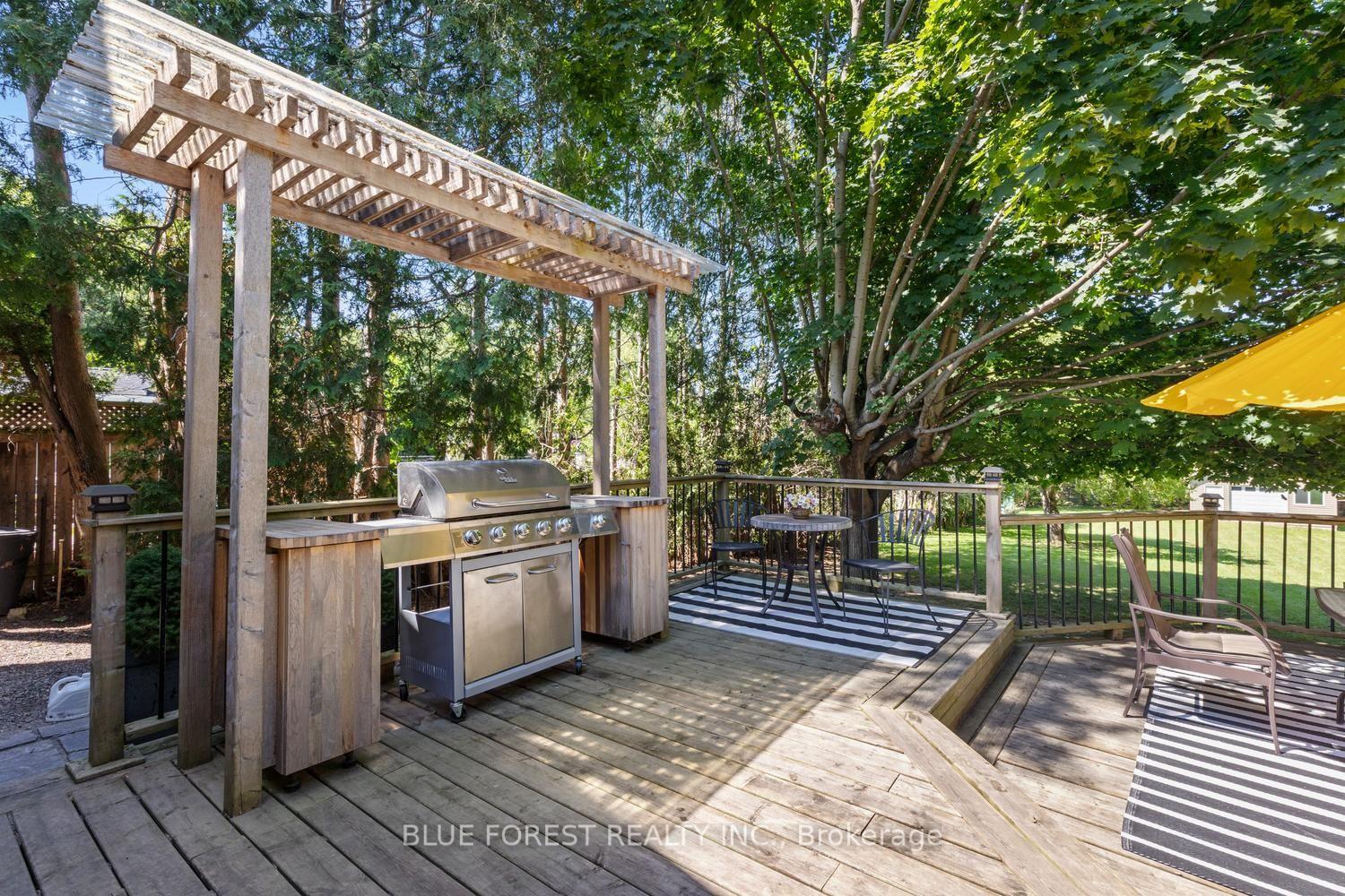 Photo 34 of 535 Gordon Avenue, London, South O — HOMEH