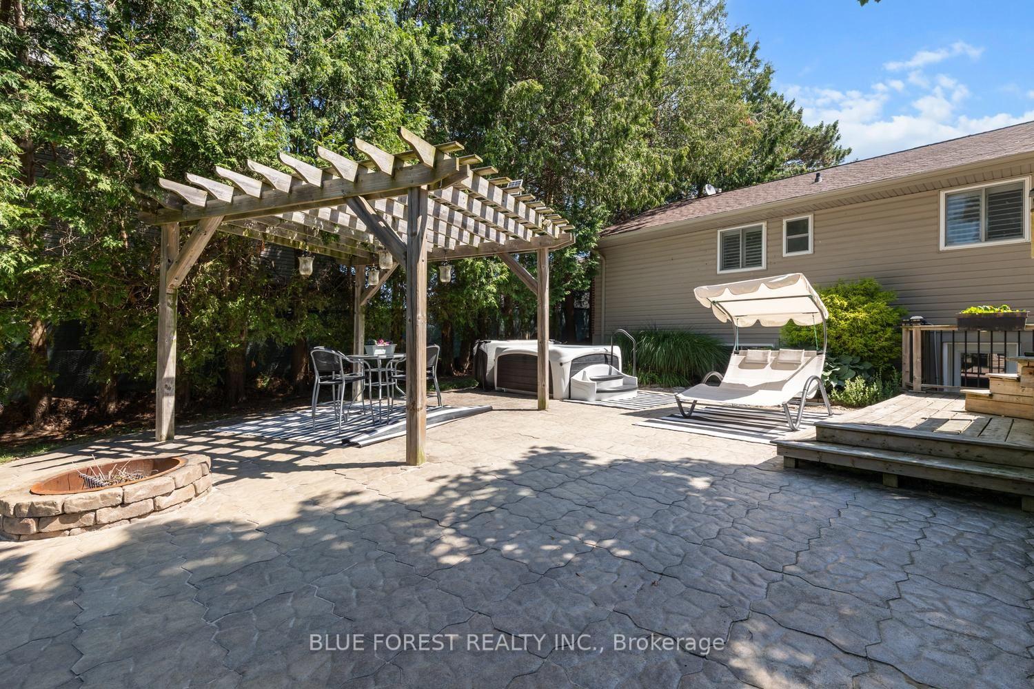 Photo 35 of 535 Gordon Avenue, London, South O — HOMEH