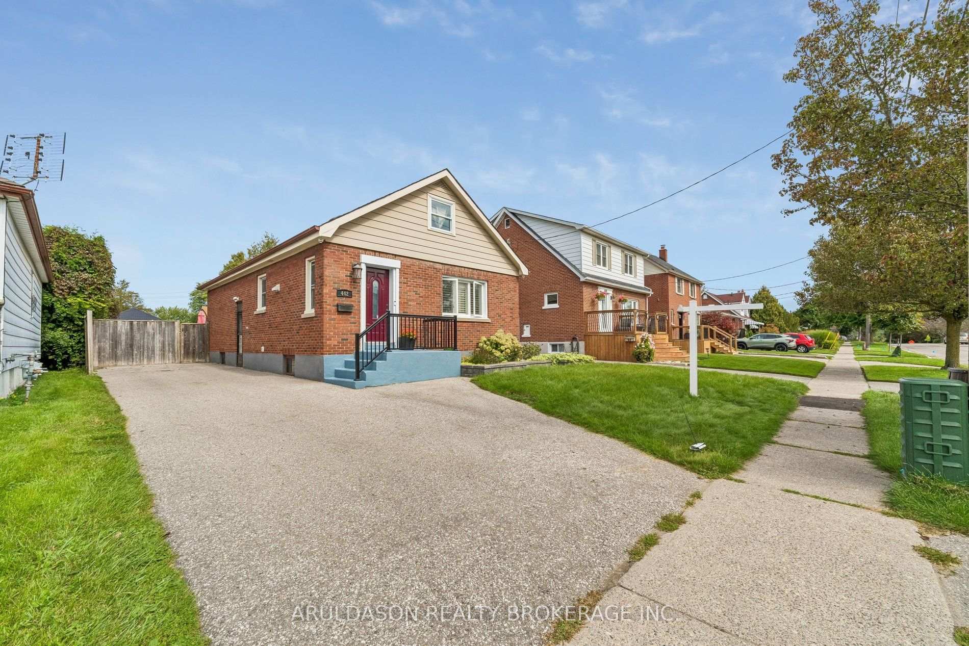 Photo of 442 Colborne Street E