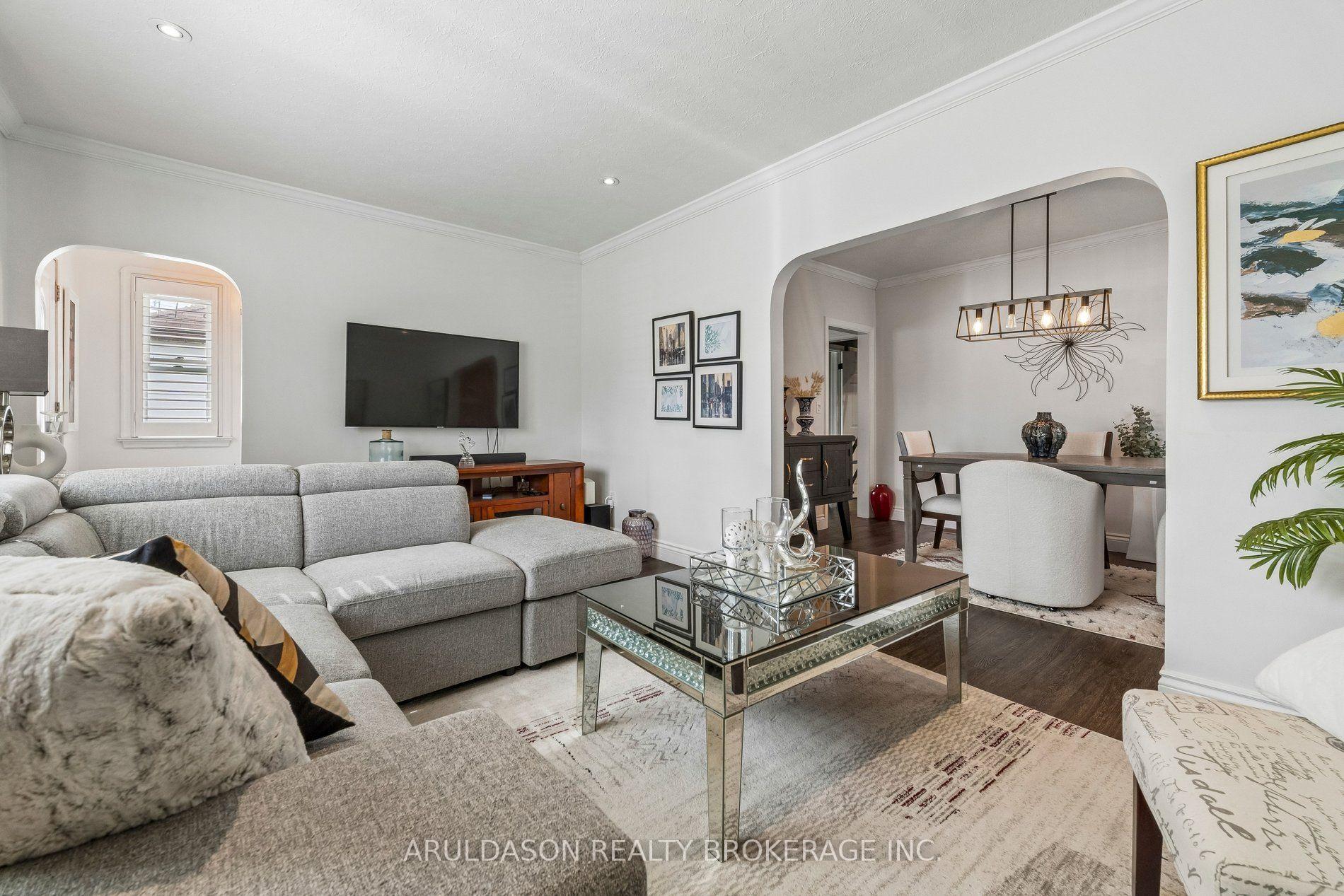 Photo 4 of 442 Colborne Street E, Oshawa, O'Neill — HOMEH