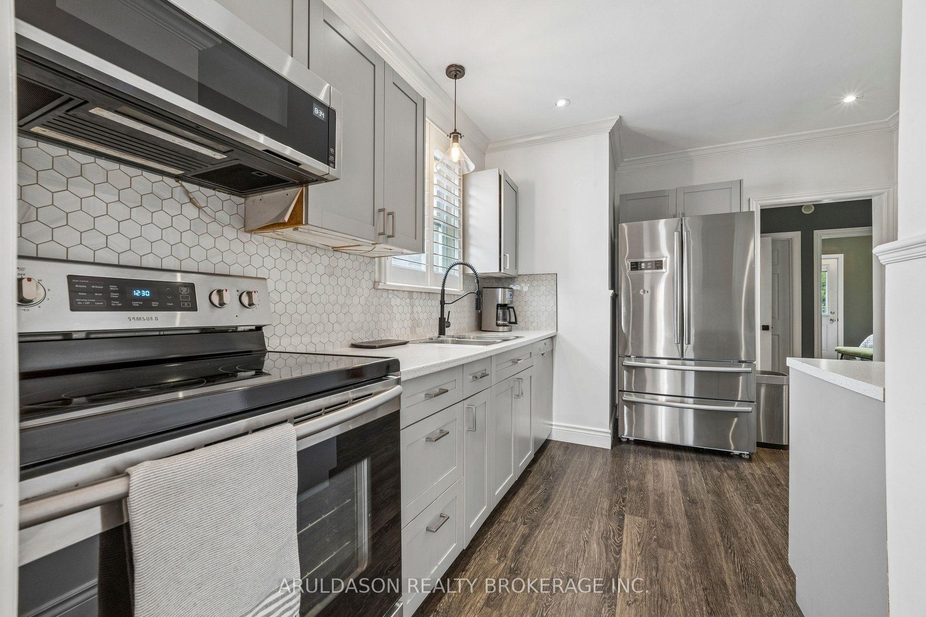 Photo 8 of 442 Colborne Street E, Oshawa, O'Neill — HOMEH