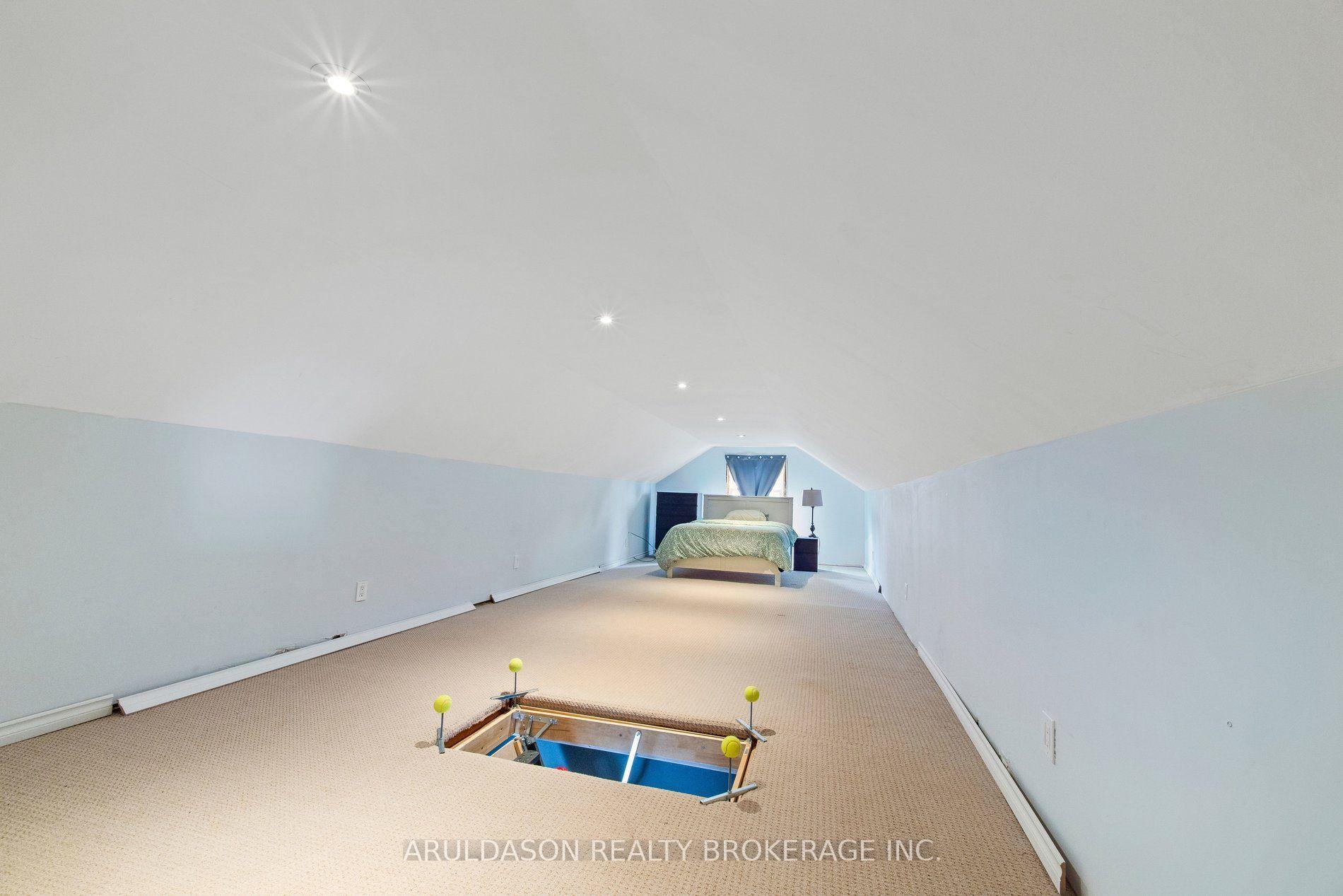 Photo 10 of 442 Colborne Street E, Oshawa, O'Neill — HOMEH