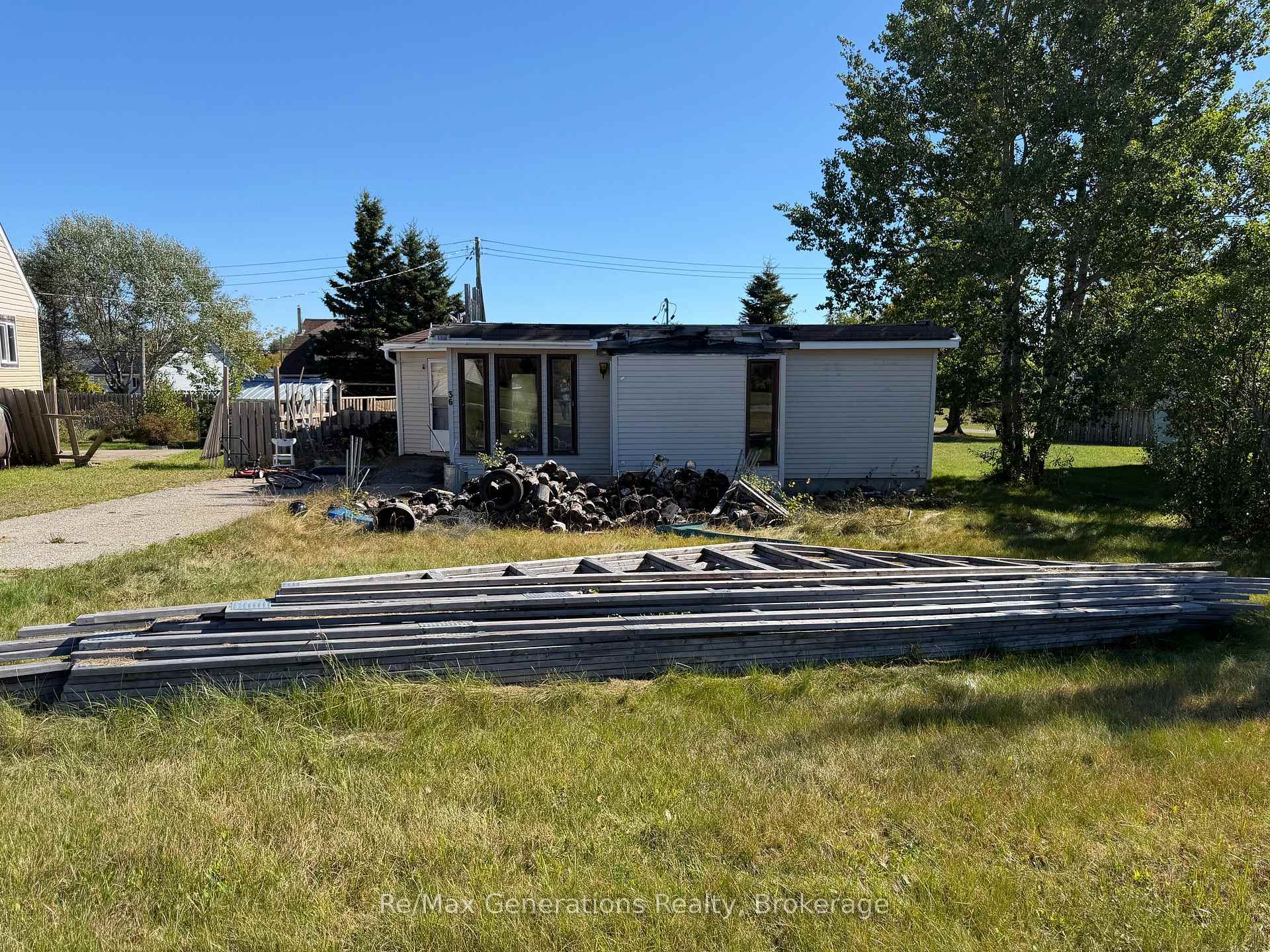 Photo 3 of 36 Hudson Drive N, Terrace Bay, TB-92 — HOMEH