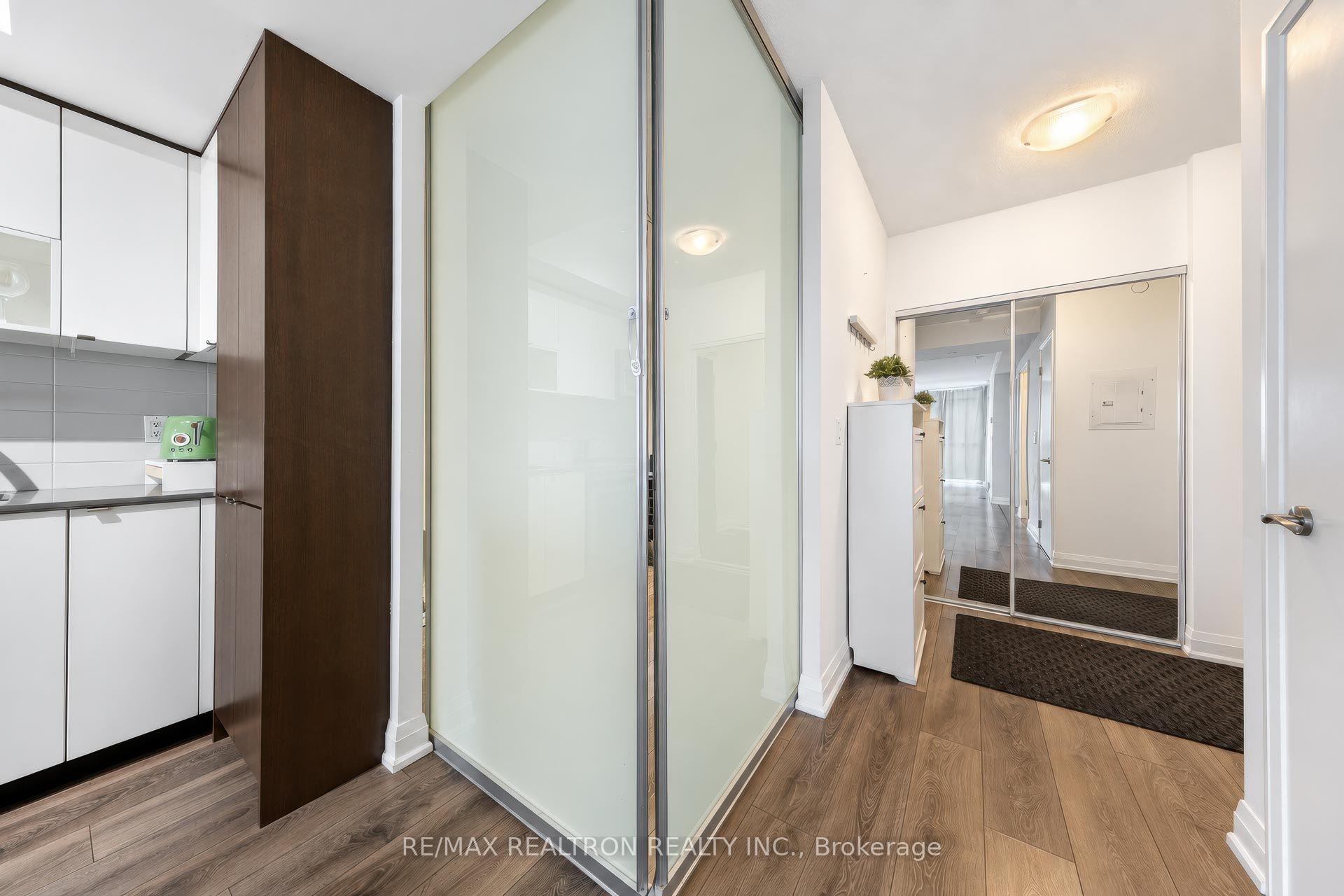 Photo 8 of Unit 1811, 9 Valhalla Inn Road, Etobicoke, Islington-City Centre West — HOMEH