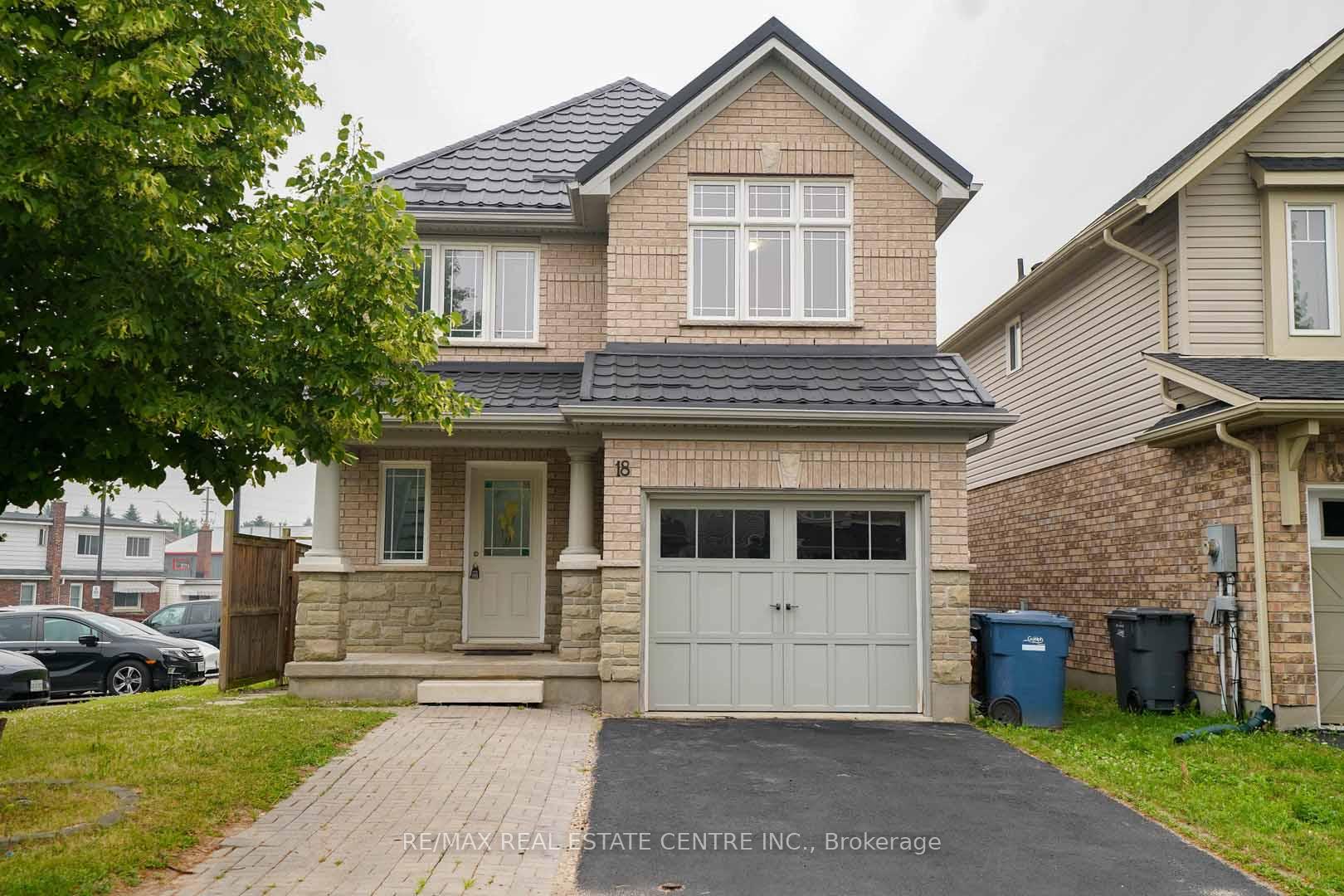 Photo 2 of 18 Heritage Drive, Guelph, Kortright East — HOMEH