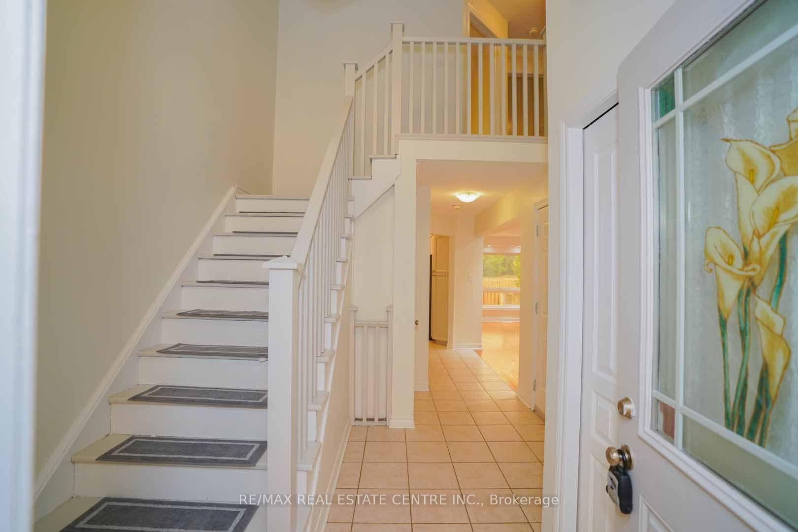 Photo 4 of 18 Heritage Drive, Guelph, Kortright East — HOMEH