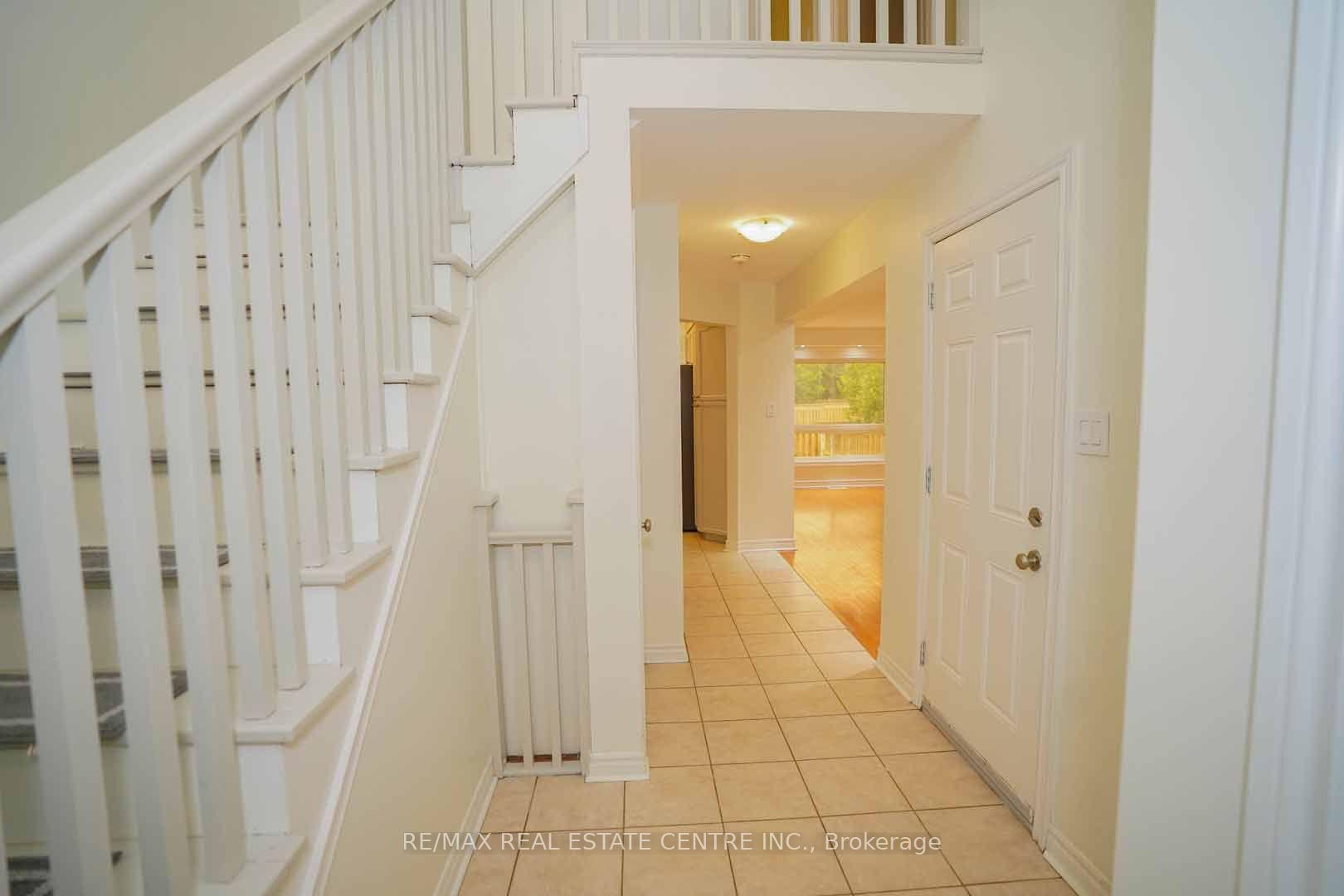 Photo 5 of 18 Heritage Drive, Guelph, Kortright East — HOMEH