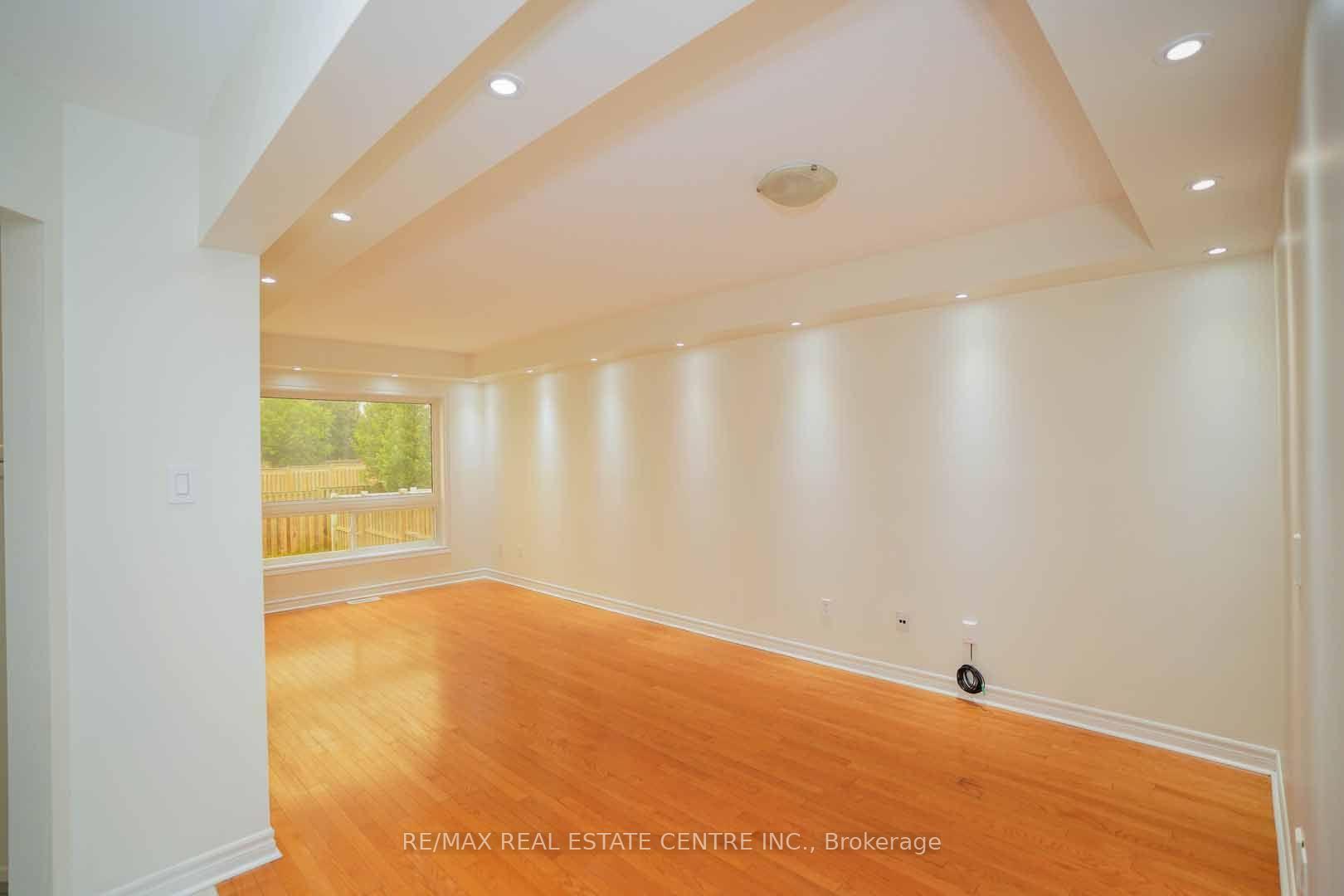 Photo 6 of 18 Heritage Drive, Guelph, Kortright East — HOMEH