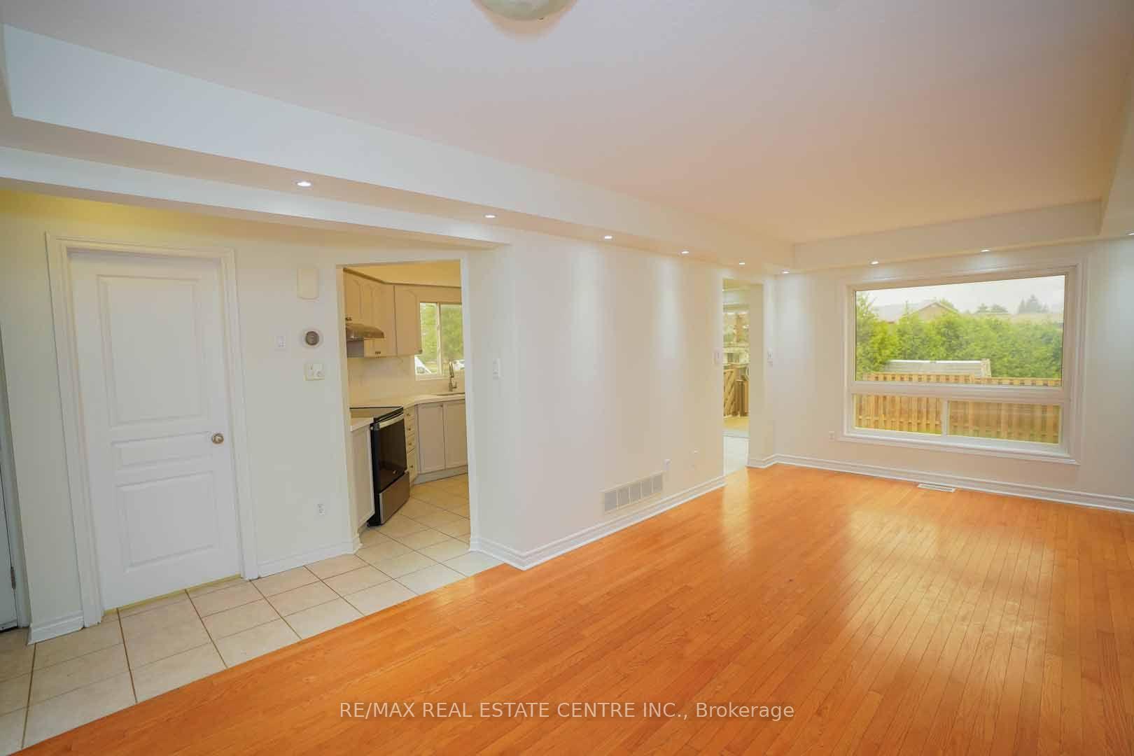 Photo 8 of 18 Heritage Drive, Guelph, Kortright East — HOMEH