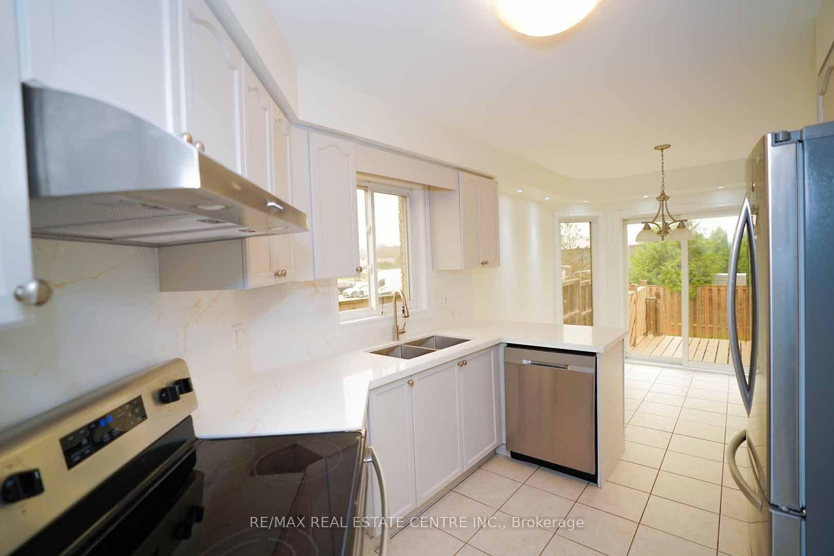 Photo 14 of 18 Heritage Drive, Guelph, Kortright East — HOMEH