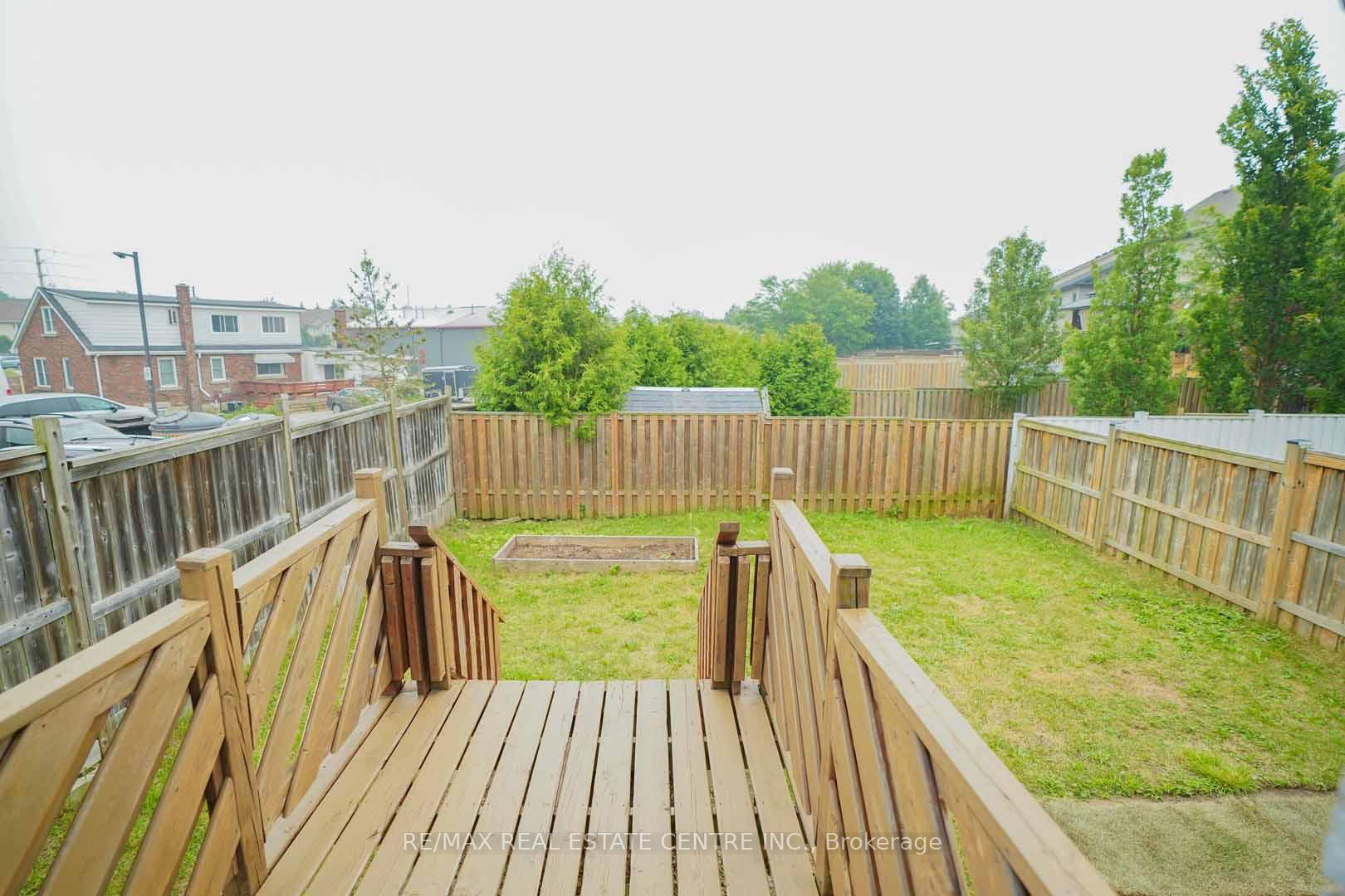 Photo 16 of 18 Heritage Drive, Guelph, Kortright East — HOMEH