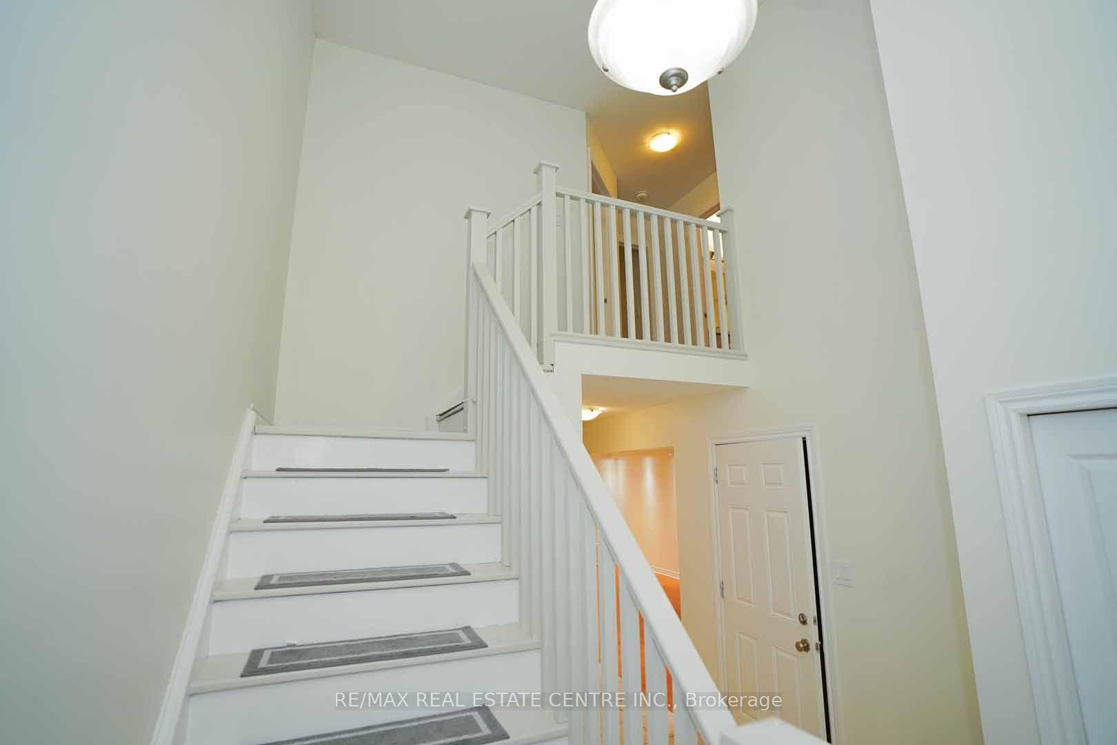 Photo 19 of 18 Heritage Drive, Guelph, Kortright East — HOMEH