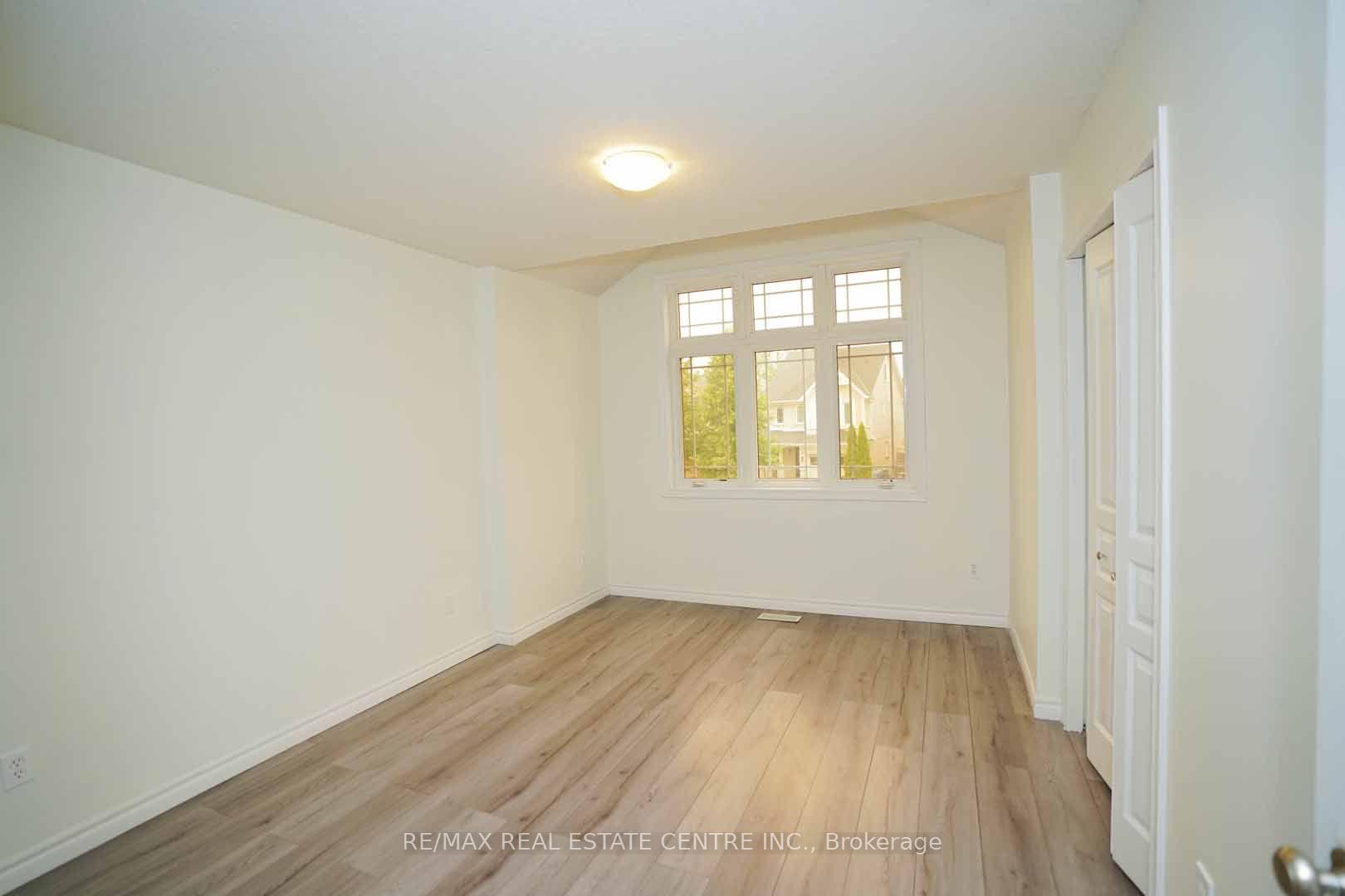 Photo 21 of 18 Heritage Drive, Guelph, Kortright East — HOMEH